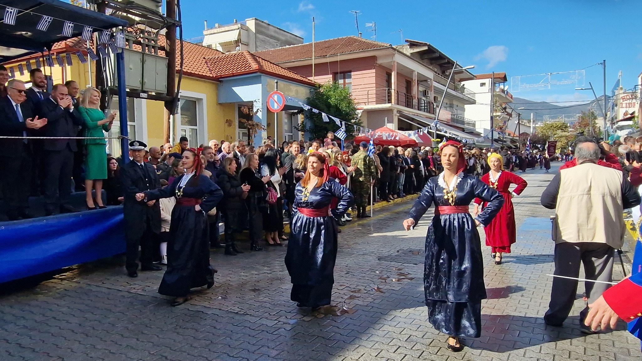 Περηφάνια και Ομοψυχία από τους συλλόγους της Αλμωπίας