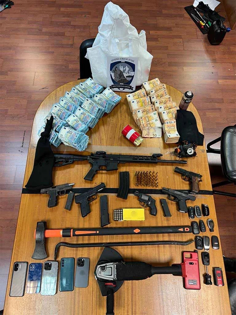 Μυστήριο με αμερικανικό πολεμικό όπλο στα χέρια του γνωστού τράπερ που ανατίναζε ATM