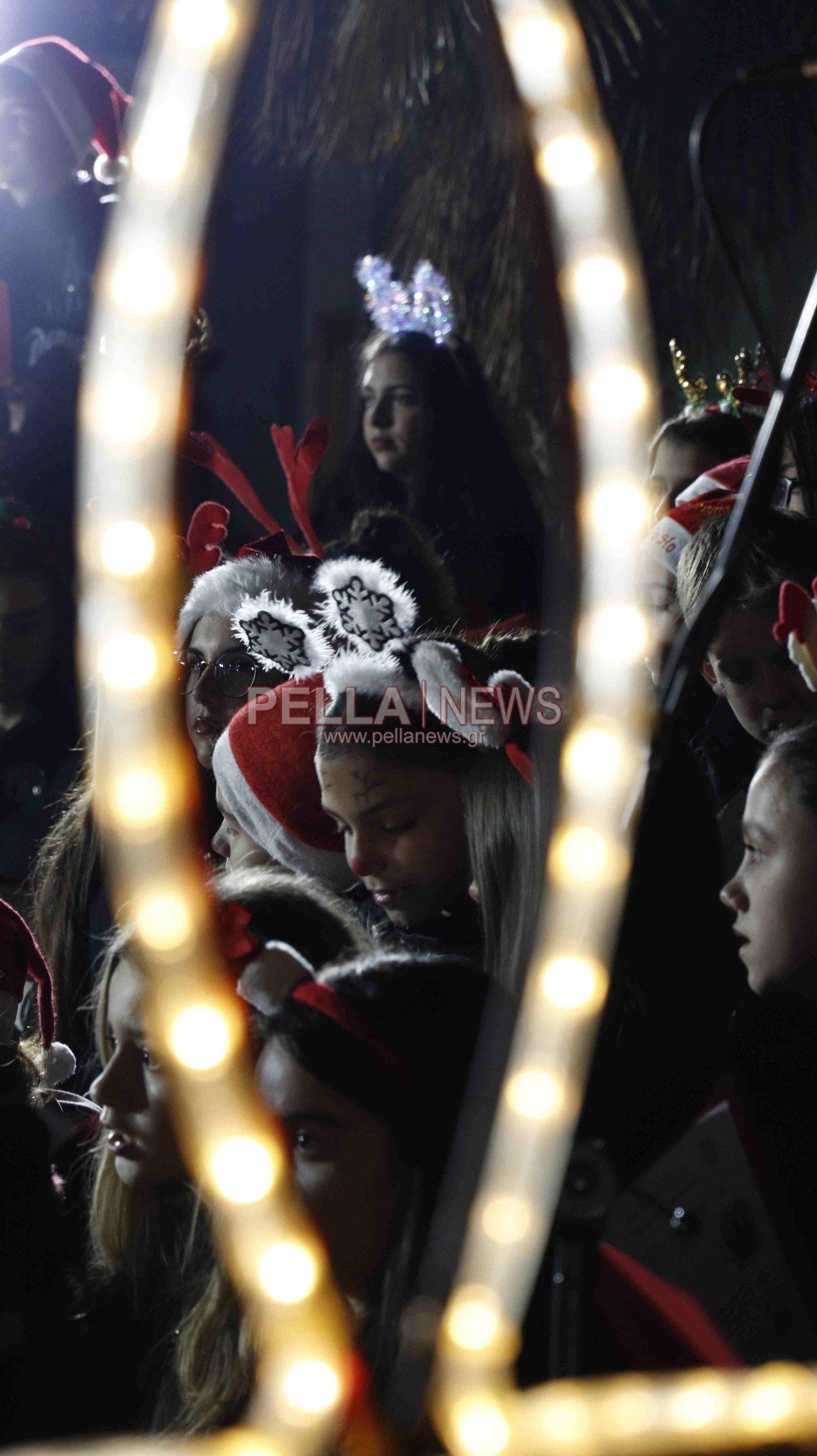 Υπερπαραγωγή χορωδίας Γυμνασίου και φιλαρμονικής Σκύδρας