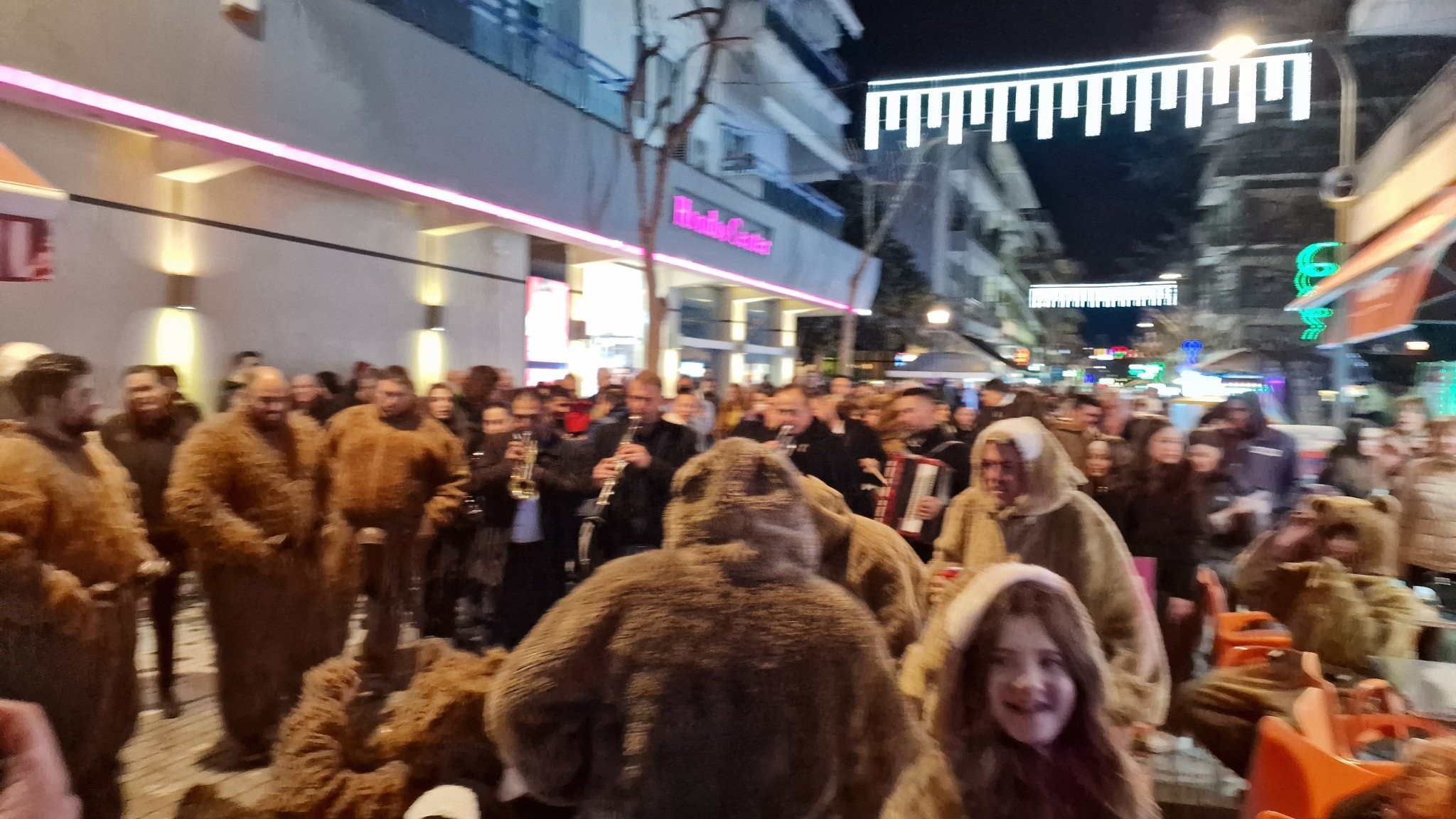 Εδεσσαϊκό καρναβάλι με τις αρκούδες Μετσκες