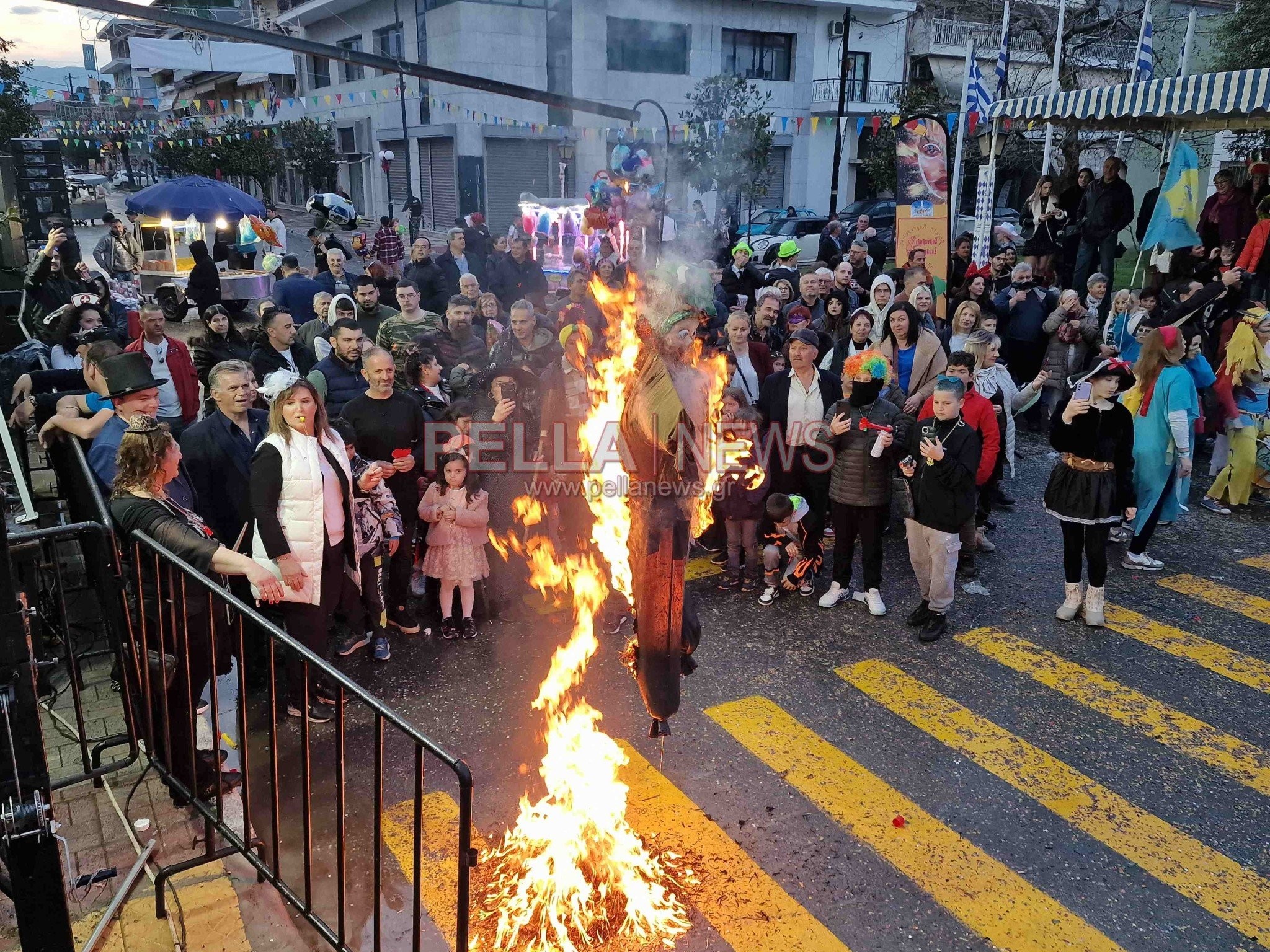 Καρναβαλική παρέλαση Σκύδρας: αν και «χαλαζοχτυπημένη» απέδωσε καρπούς και κέφι (βίντεο/φωτο)