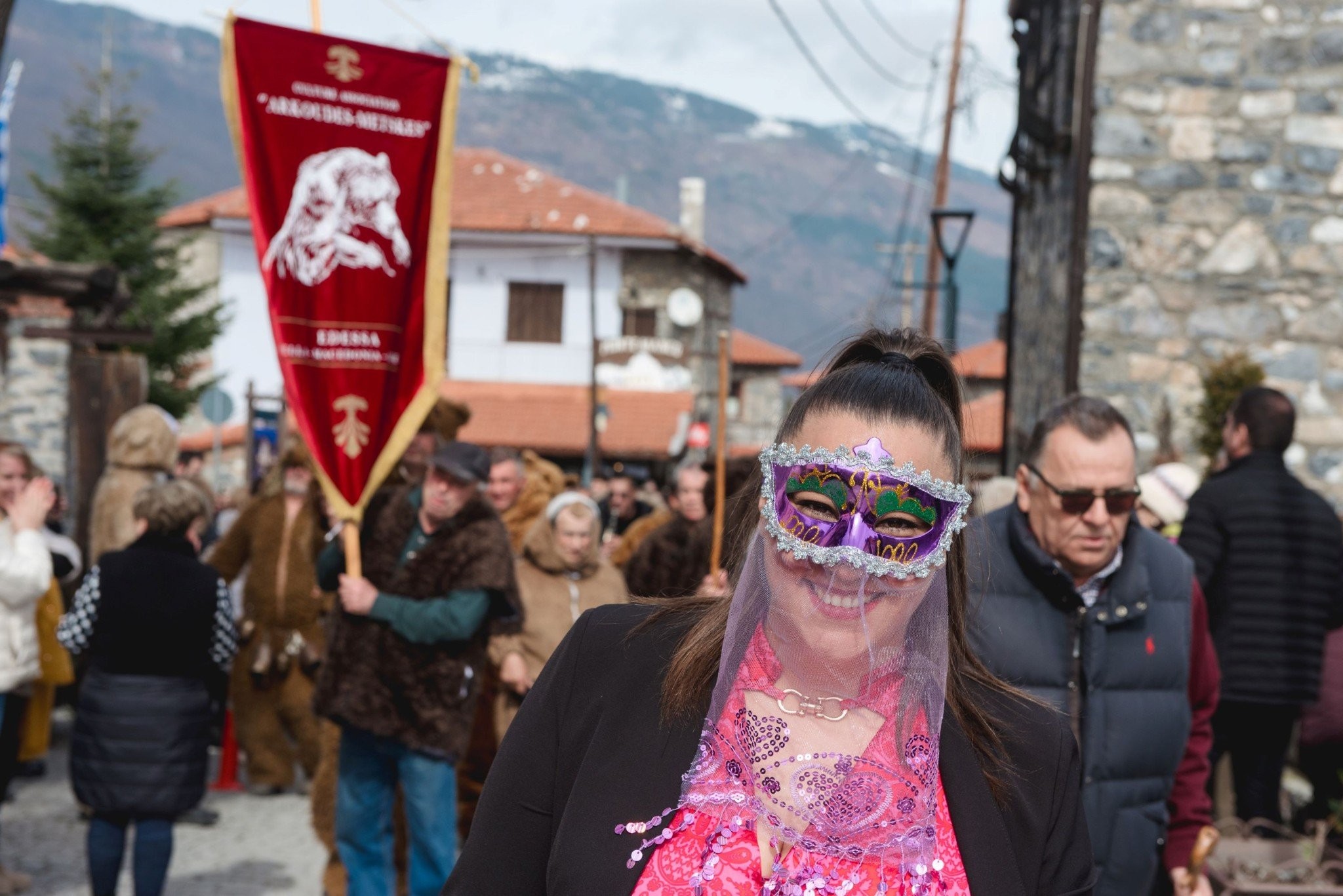 Κουδουνίσματα και Πομπή Κωδωνοφόρων … Με τις «Αρκούδες» στον Παραδοσιακό Οικισμό του Αγίου Αθανασίου