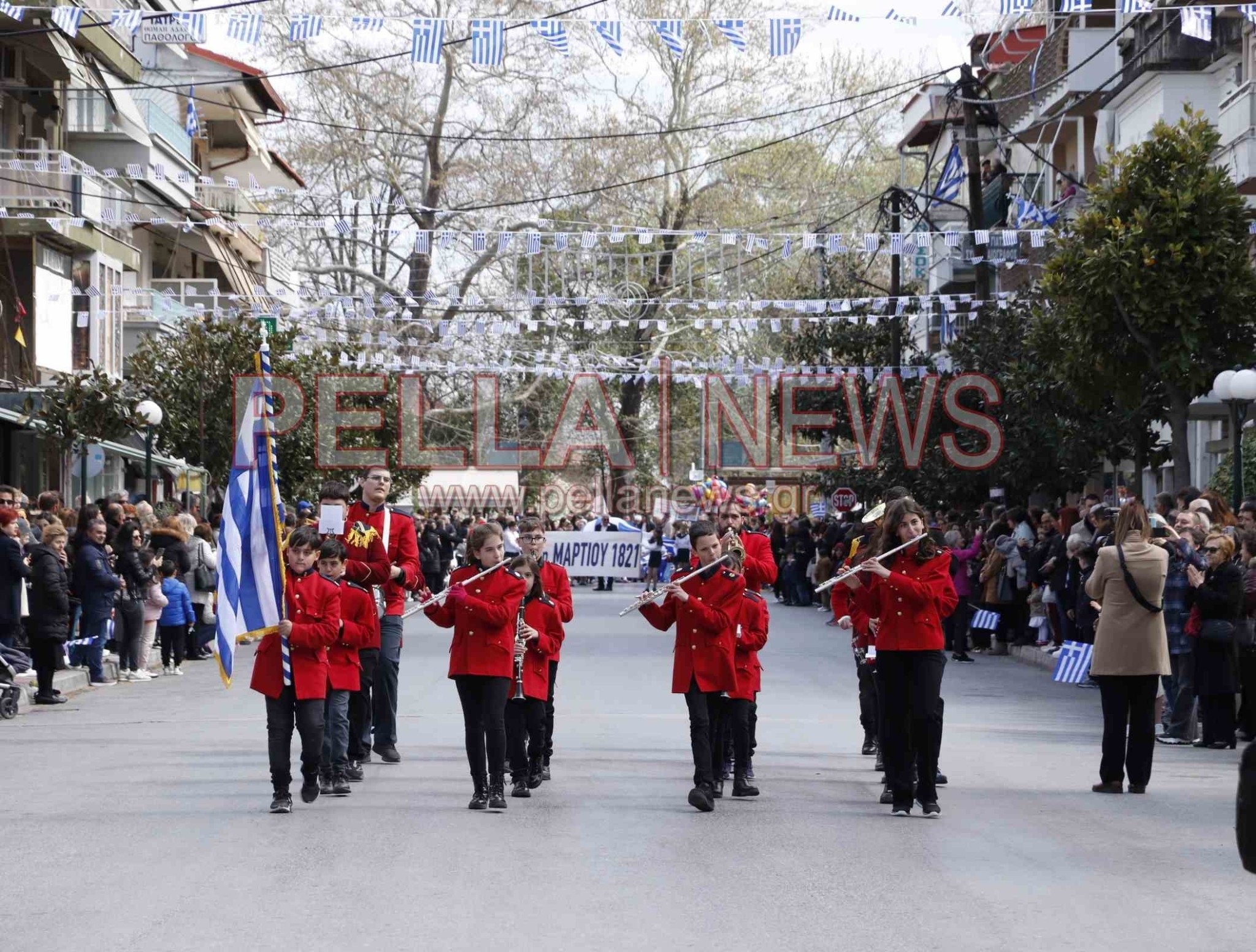 121 φωτογραφικά στιγμιότυπα για την 25η Μαρτίου στη Σκύδρα!