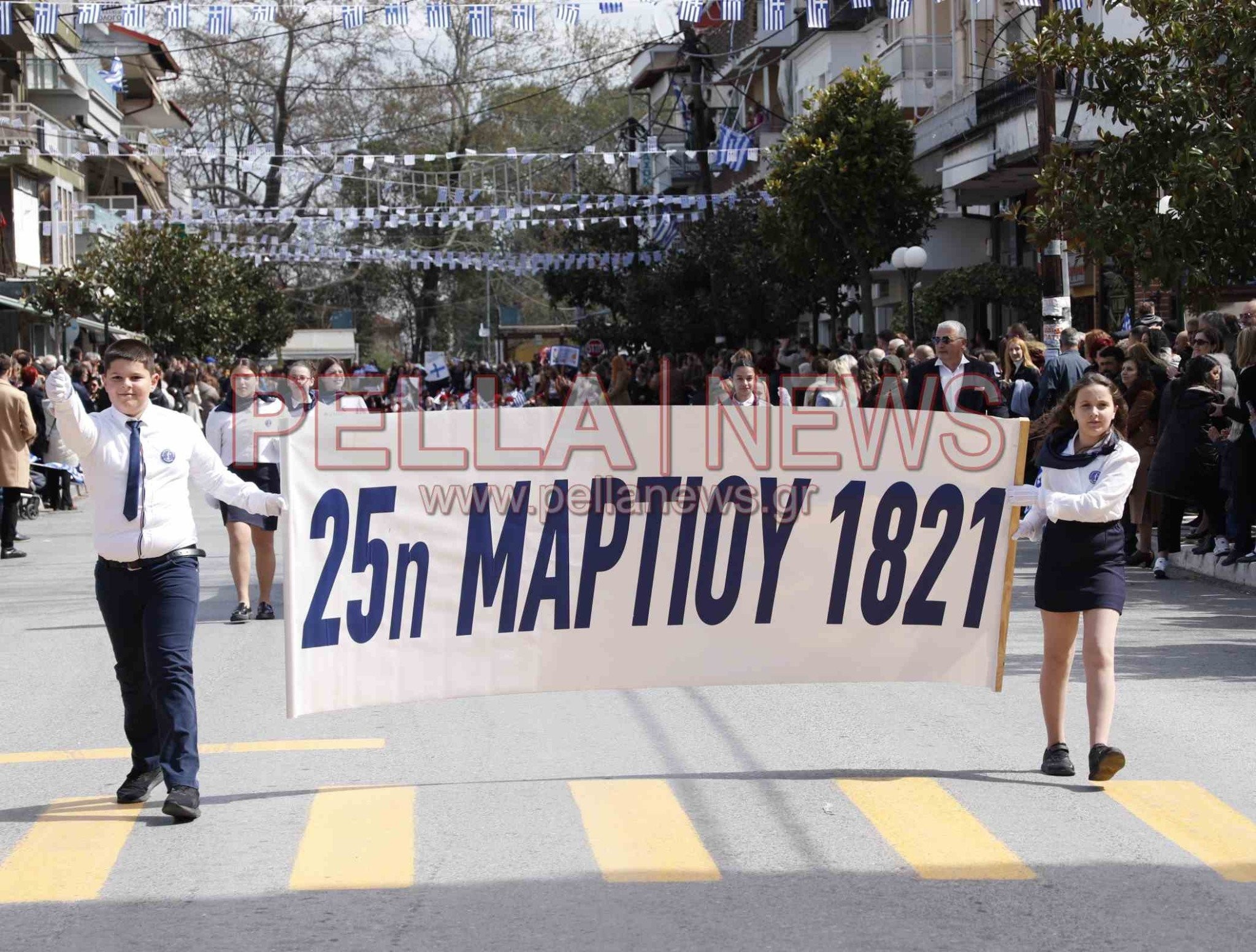 121 φωτογραφικά στιγμιότυπα για την 25η Μαρτίου στη Σκύδρα!