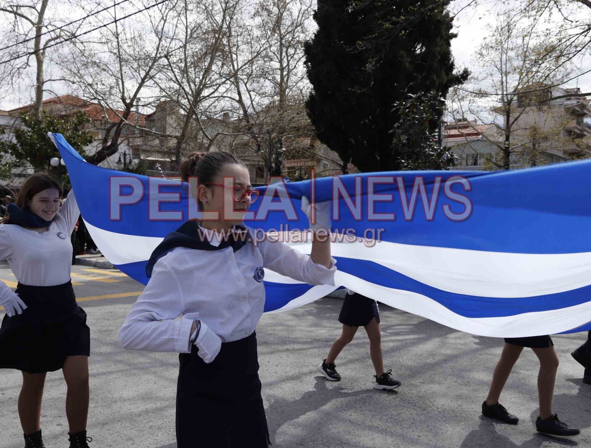 121 φωτογραφικά στιγμιότυπα για την 25η Μαρτίου στη Σκύδρα!