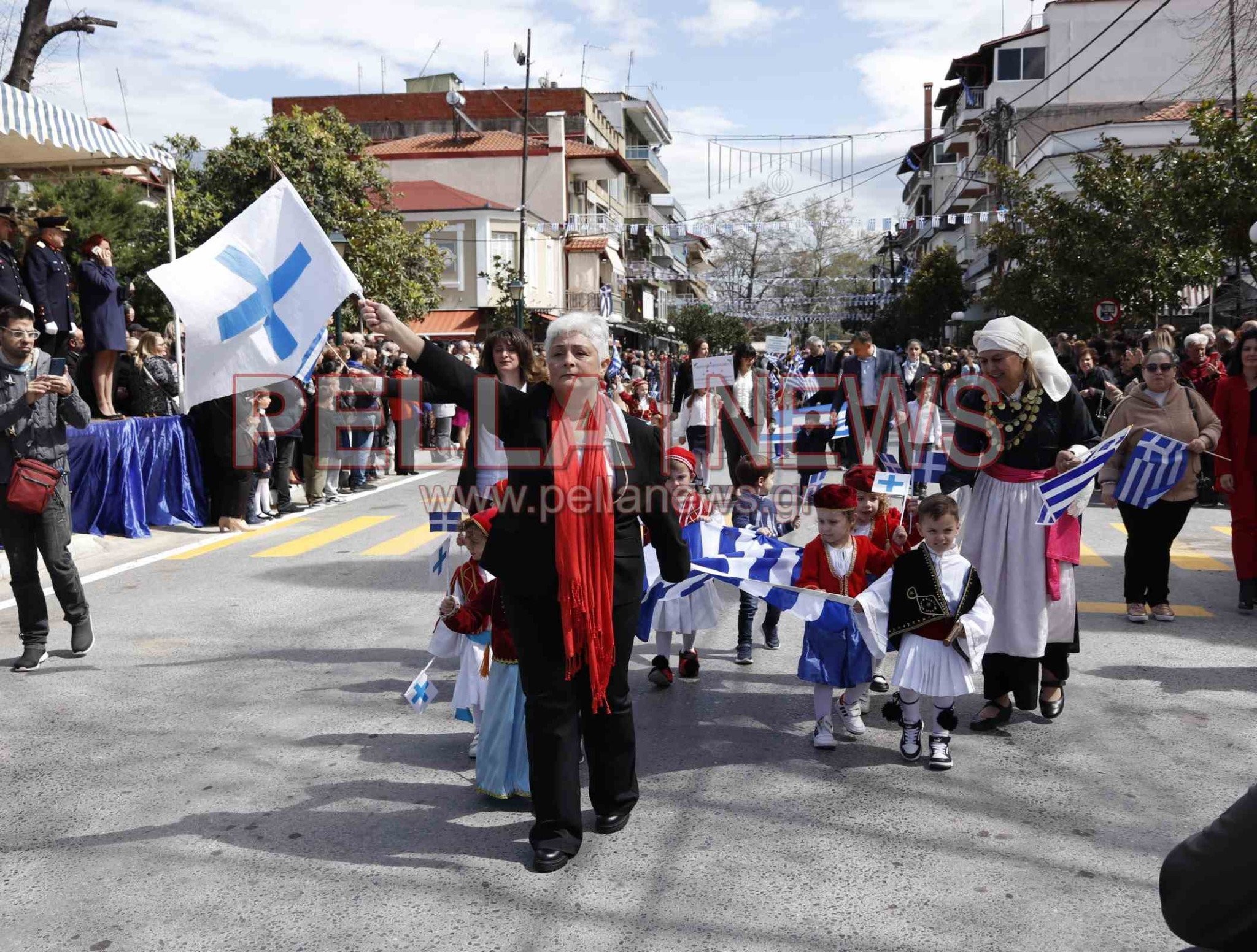 121 φωτογραφικά στιγμιότυπα για την 25η Μαρτίου στη Σκύδρα!