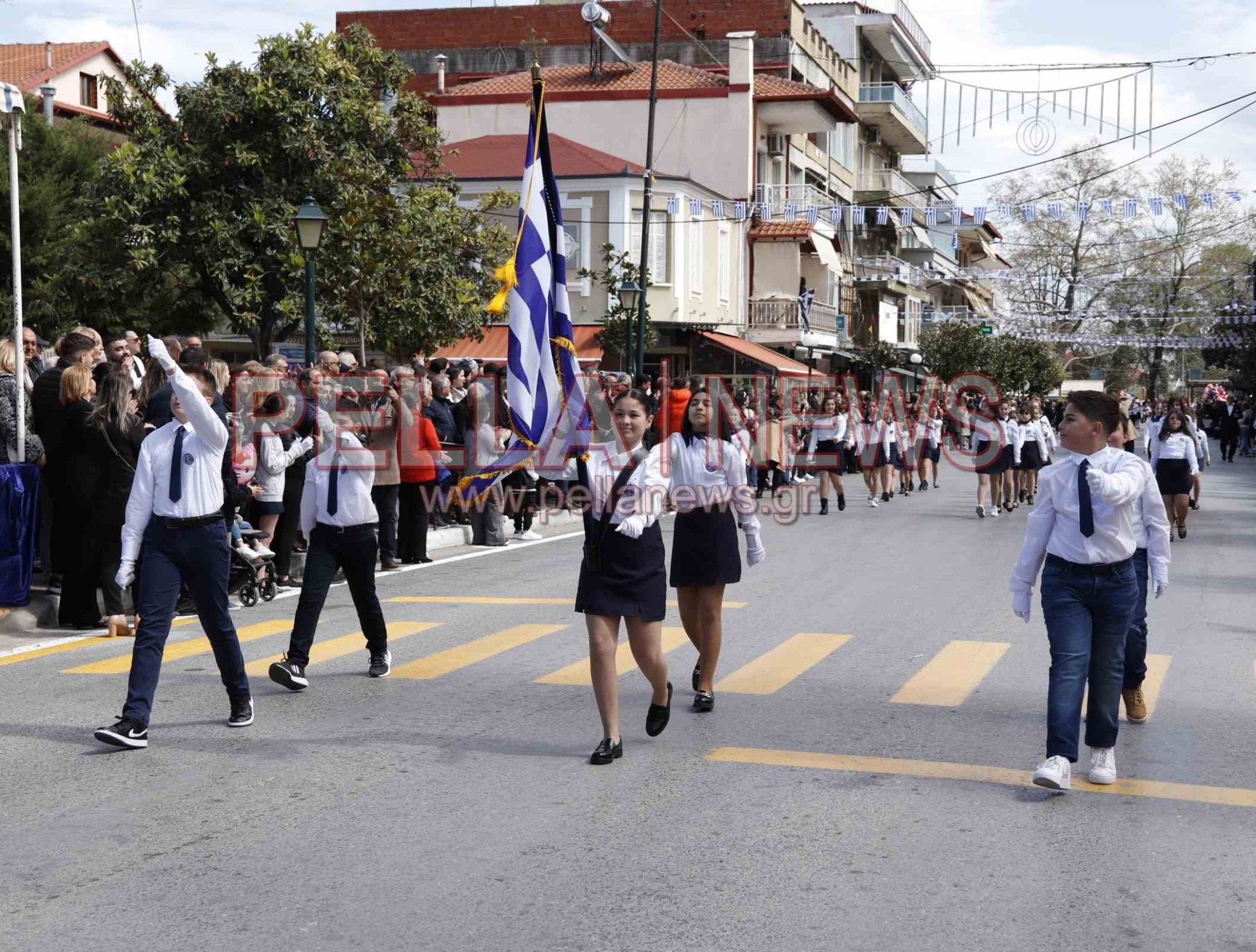 121 φωτογραφικά στιγμιότυπα για την 25η Μαρτίου στη Σκύδρα!