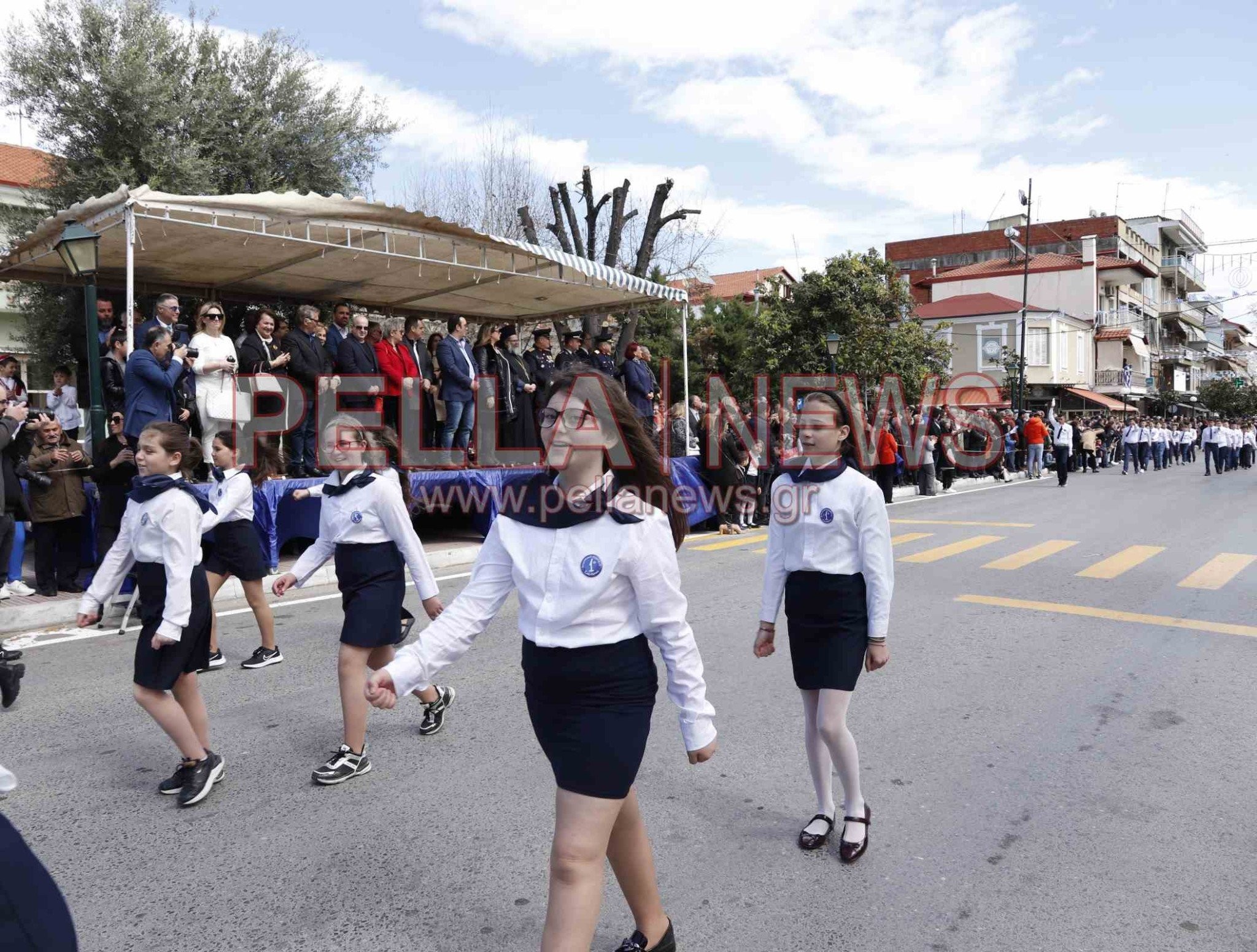 121 φωτογραφικά στιγμιότυπα για την 25η Μαρτίου στη Σκύδρα!