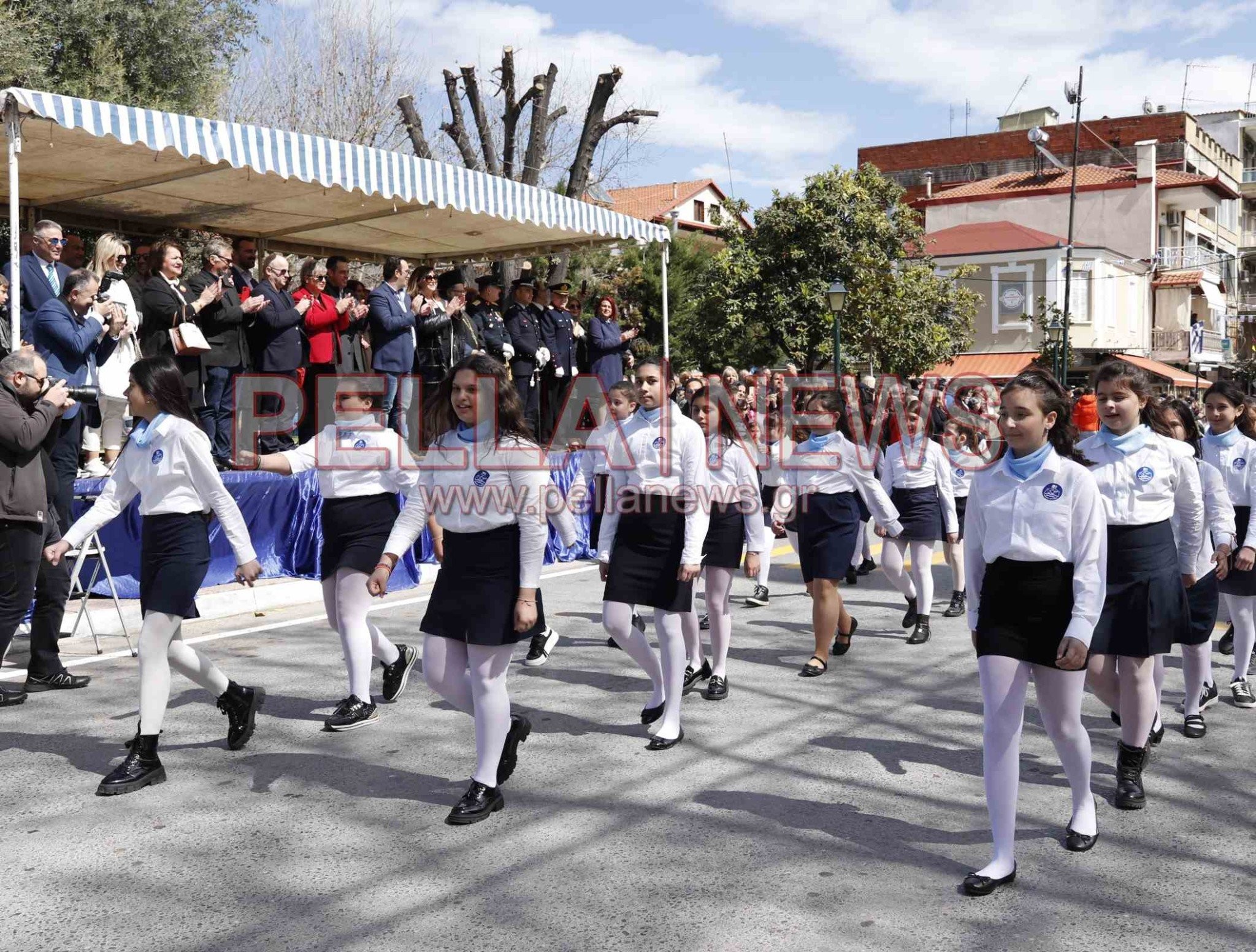 121 φωτογραφικά στιγμιότυπα για την 25η Μαρτίου στη Σκύδρα!