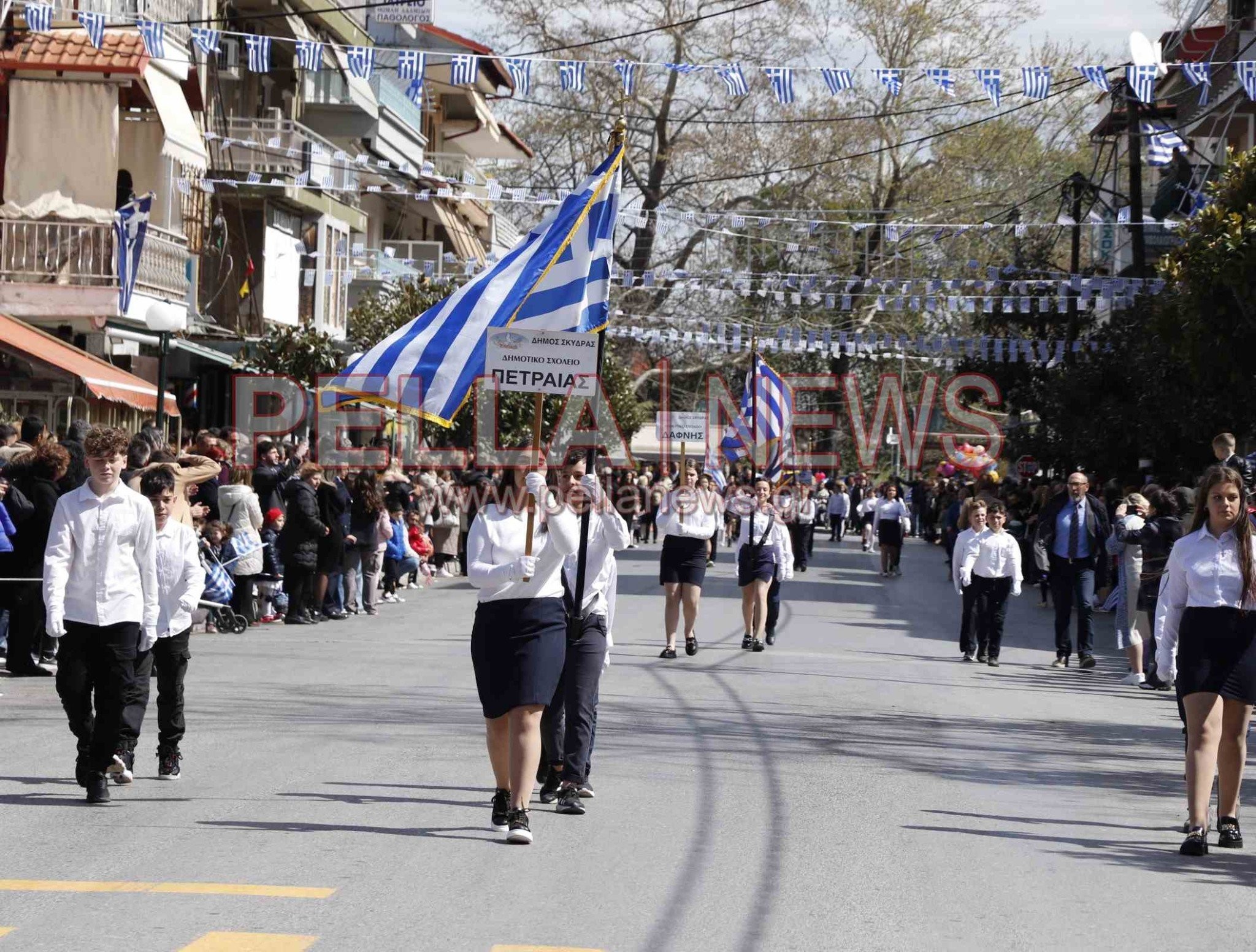 121 φωτογραφικά στιγμιότυπα για την 25η Μαρτίου στη Σκύδρα!