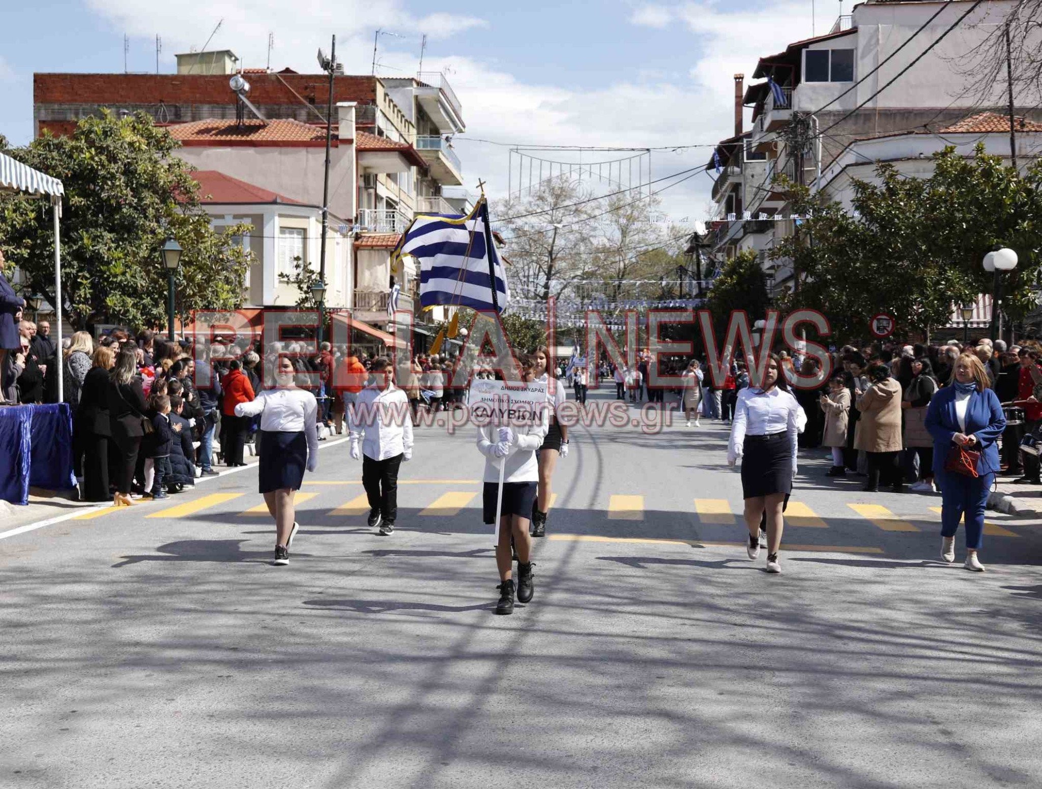 121 φωτογραφικά στιγμιότυπα για την 25η Μαρτίου στη Σκύδρα!