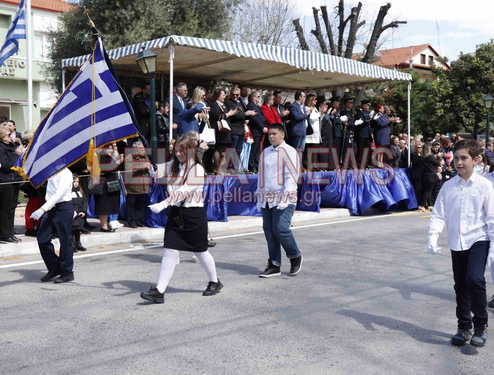 121 φωτογραφικά στιγμιότυπα για την 25η Μαρτίου στη Σκύδρα!