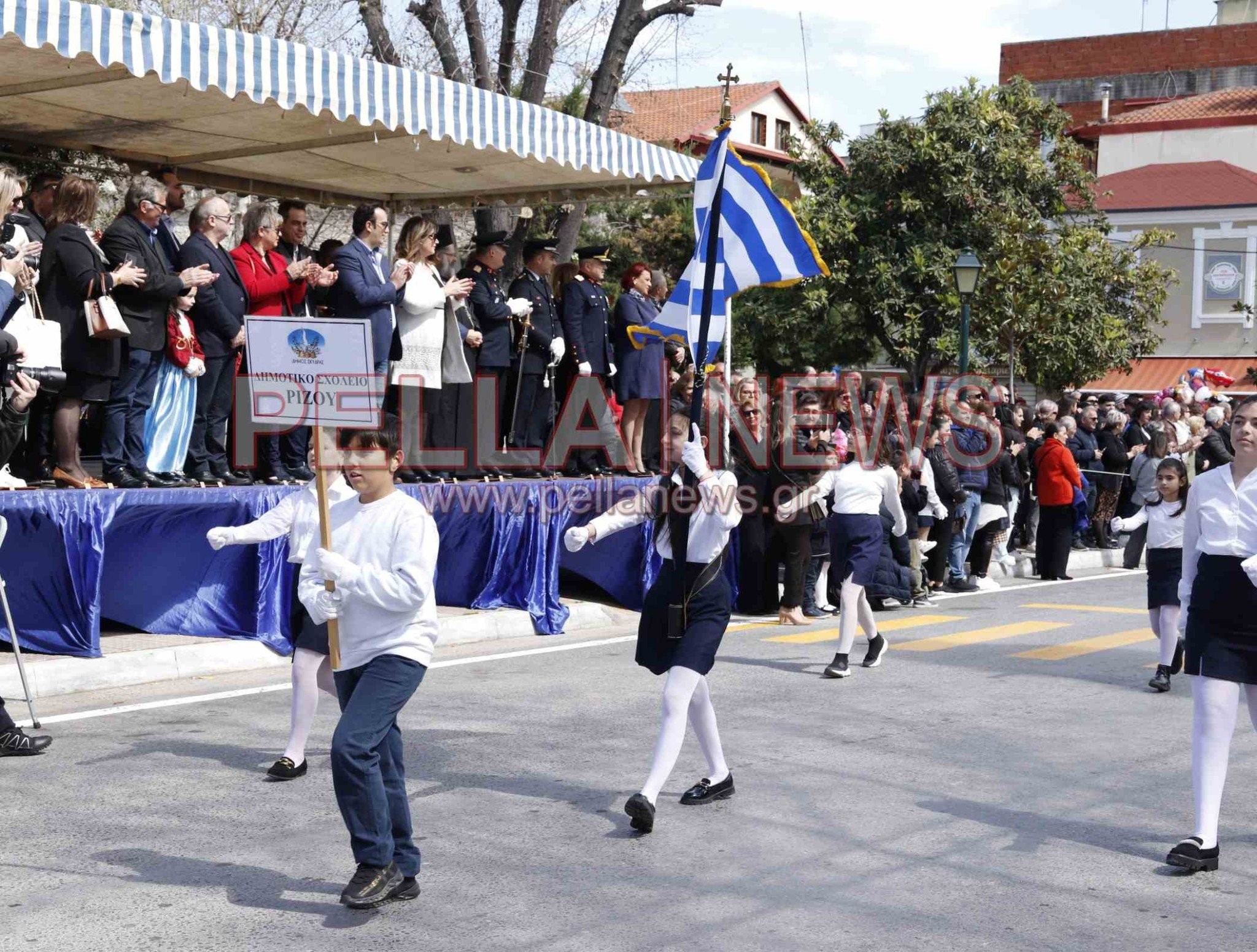 121 φωτογραφικά στιγμιότυπα για την 25η Μαρτίου στη Σκύδρα!