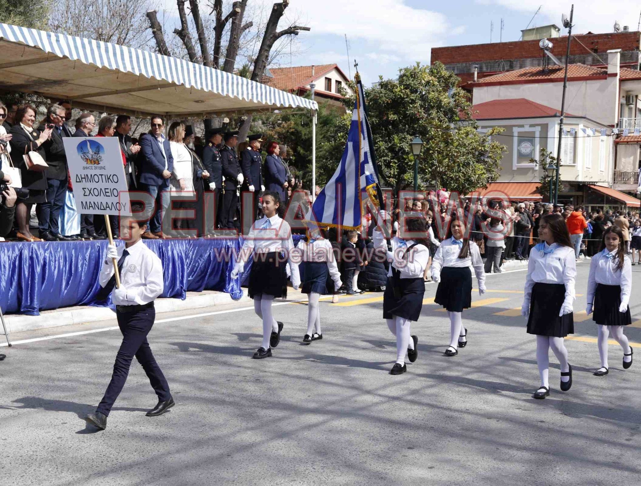 121 φωτογραφικά στιγμιότυπα για την 25η Μαρτίου στη Σκύδρα!