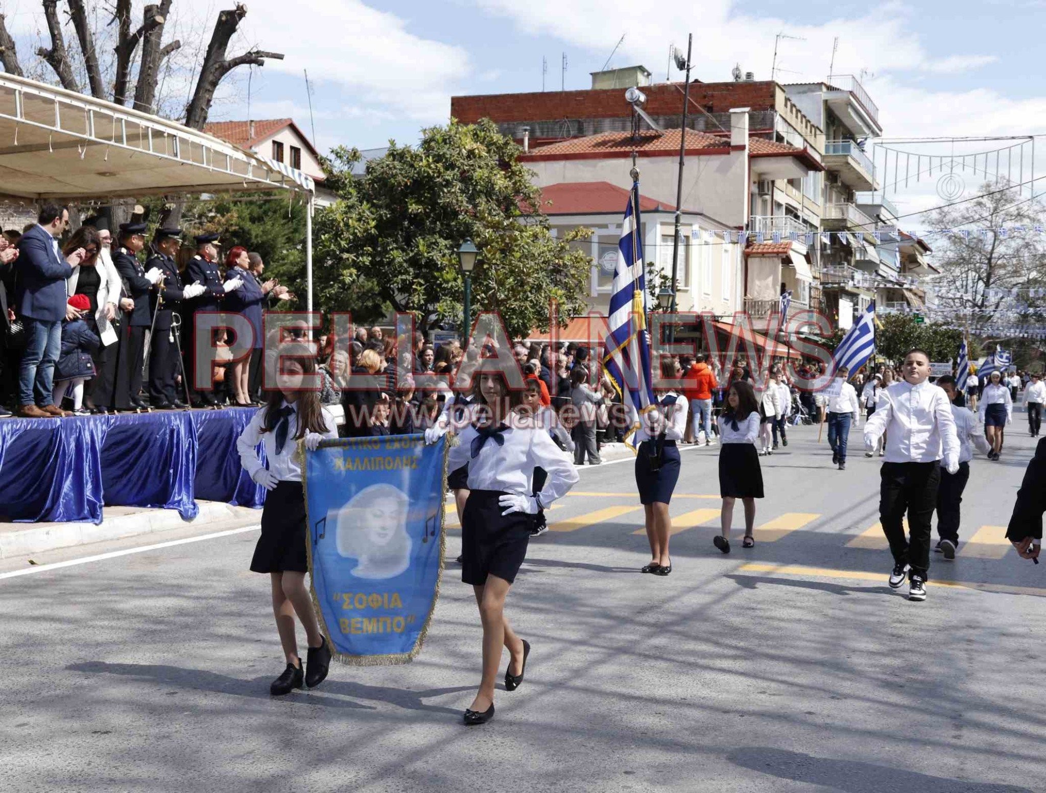 121 φωτογραφικά στιγμιότυπα για την 25η Μαρτίου στη Σκύδρα!