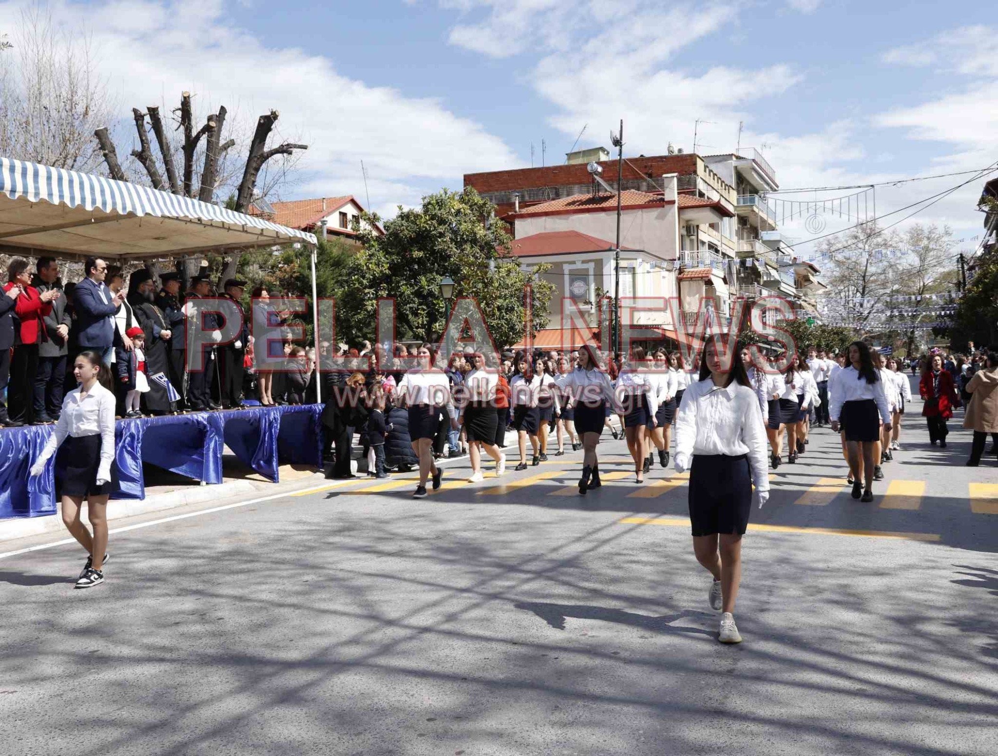 121 φωτογραφικά στιγμιότυπα για την 25η Μαρτίου στη Σκύδρα!