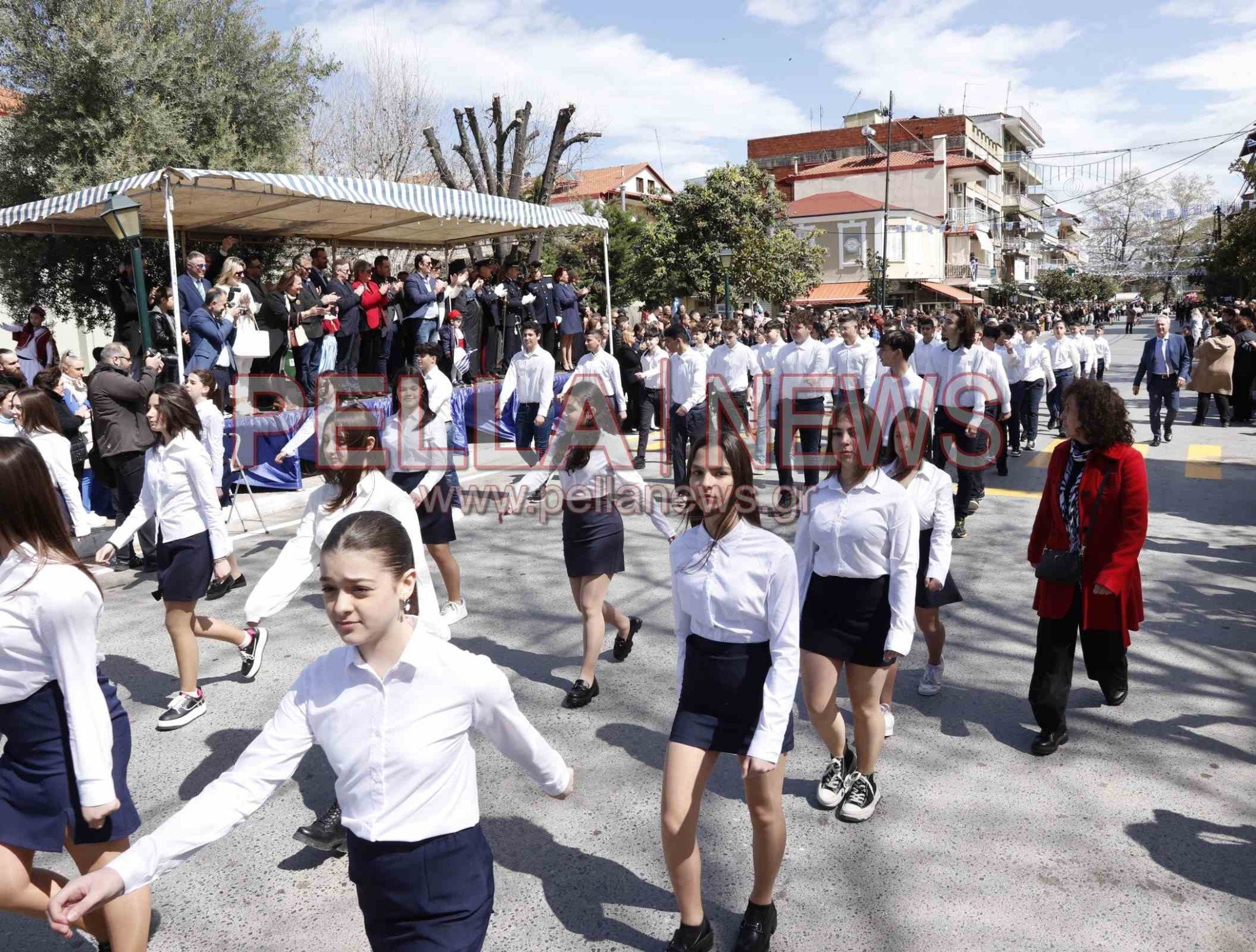 121 φωτογραφικά στιγμιότυπα για την 25η Μαρτίου στη Σκύδρα!