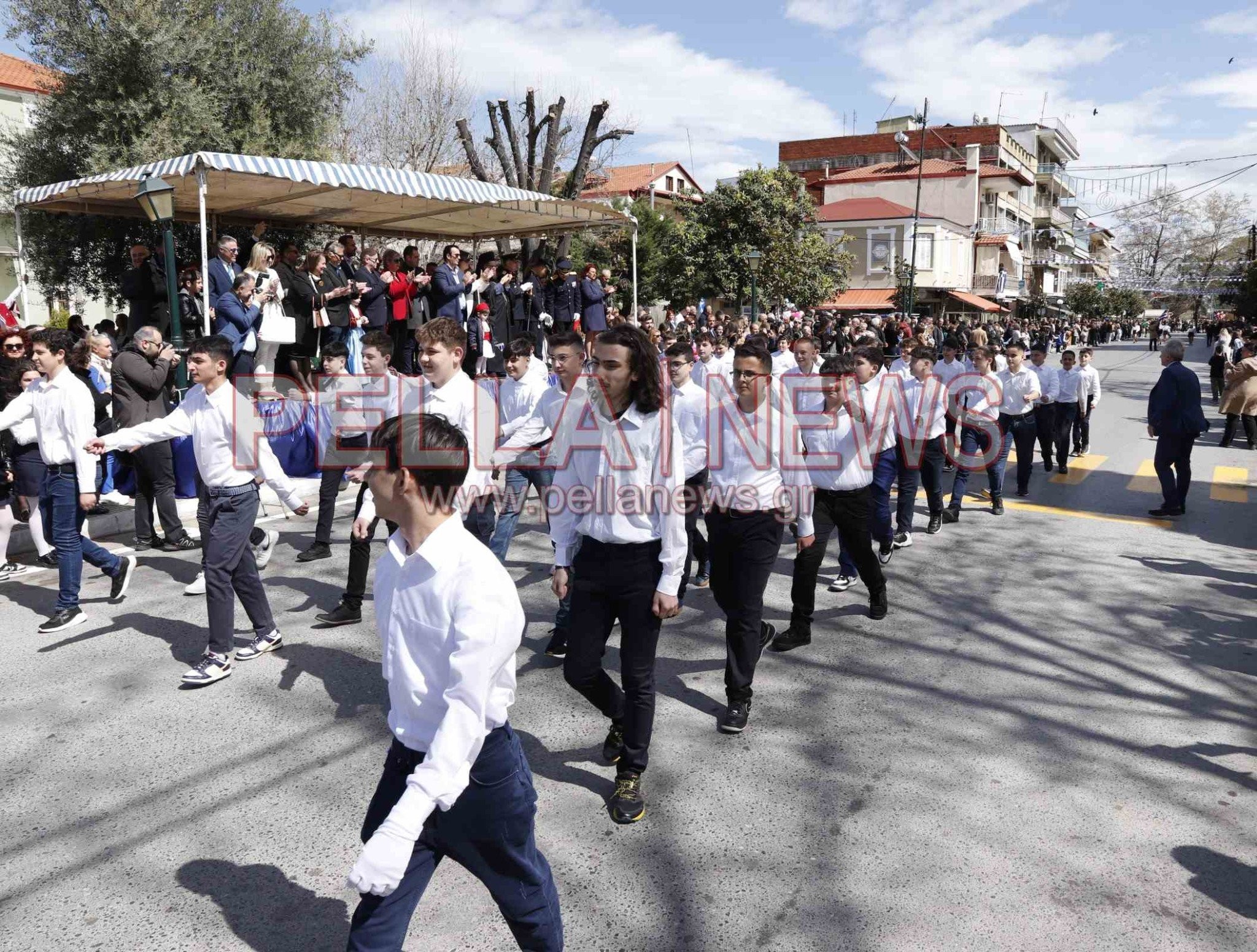 121 φωτογραφικά στιγμιότυπα για την 25η Μαρτίου στη Σκύδρα!