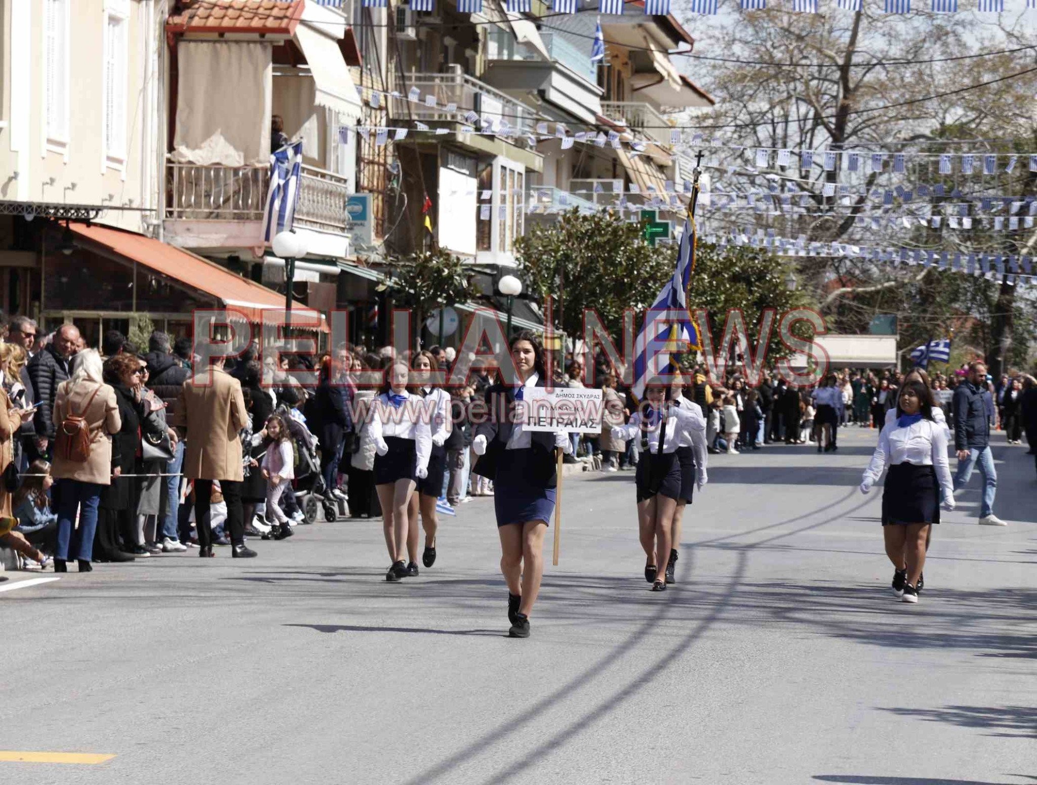 121 φωτογραφικά στιγμιότυπα για την 25η Μαρτίου στη Σκύδρα!