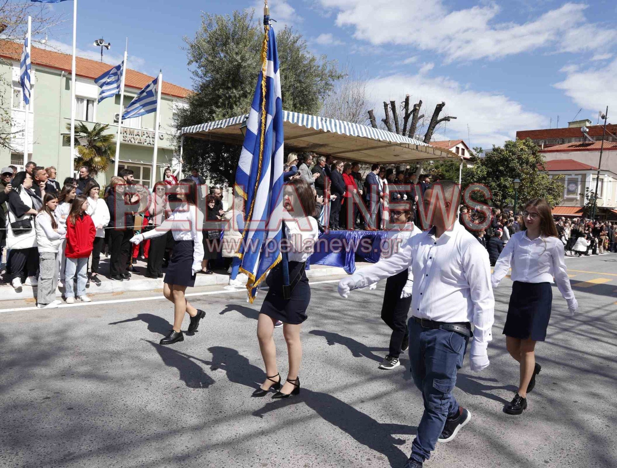 121 φωτογραφικά στιγμιότυπα για την 25η Μαρτίου στη Σκύδρα!