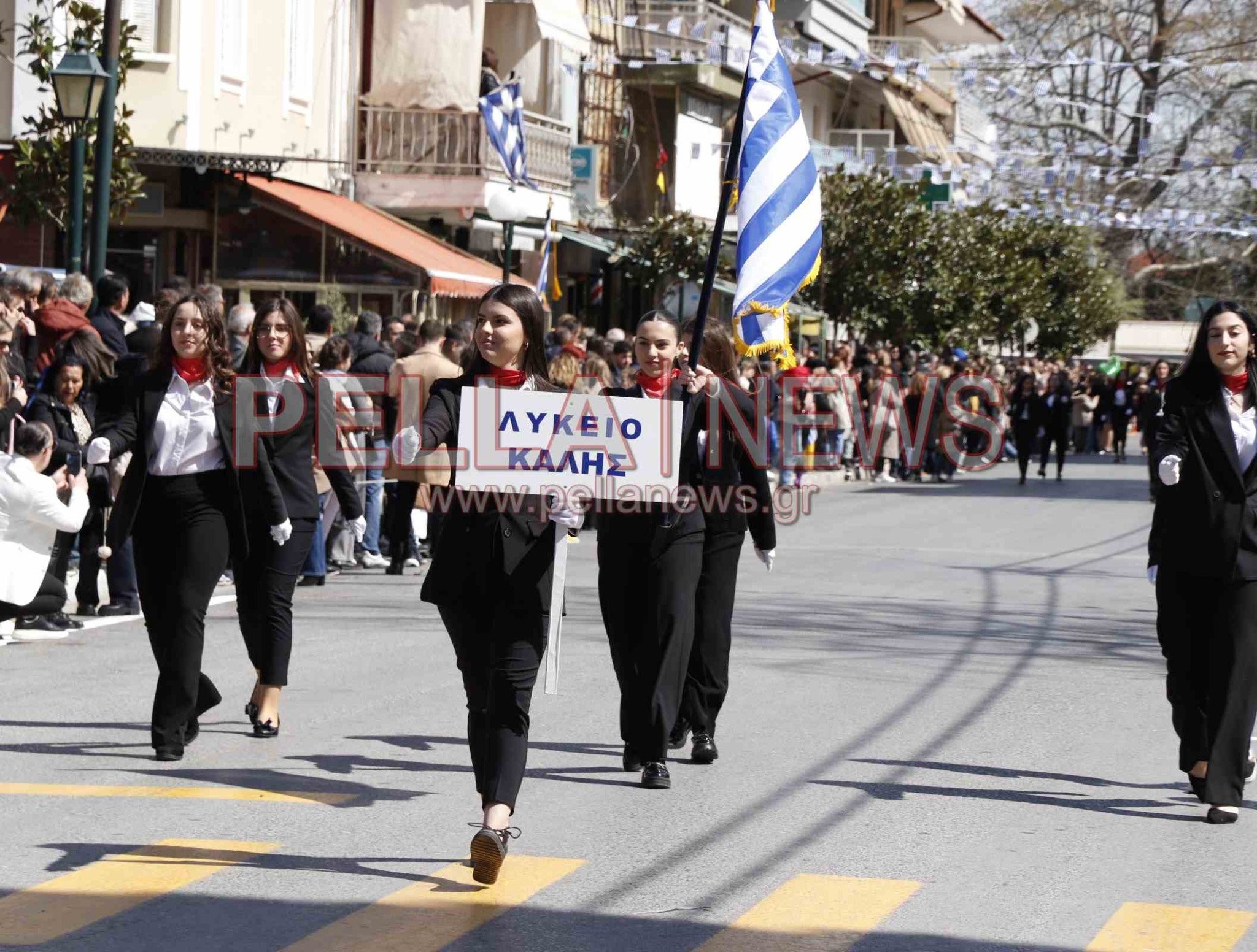 121 φωτογραφικά στιγμιότυπα για την 25η Μαρτίου στη Σκύδρα!