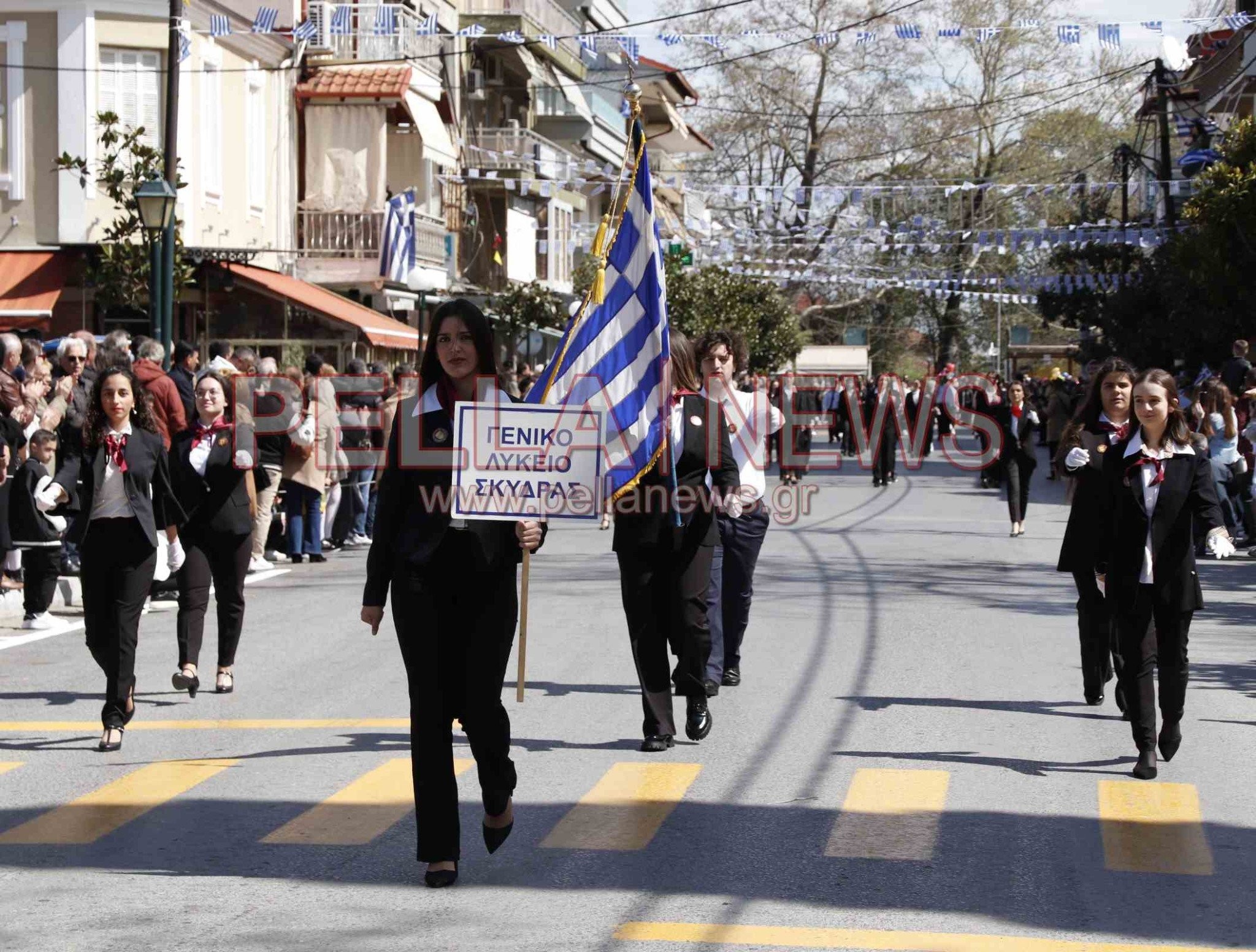 121 φωτογραφικά στιγμιότυπα για την 25η Μαρτίου στη Σκύδρα!