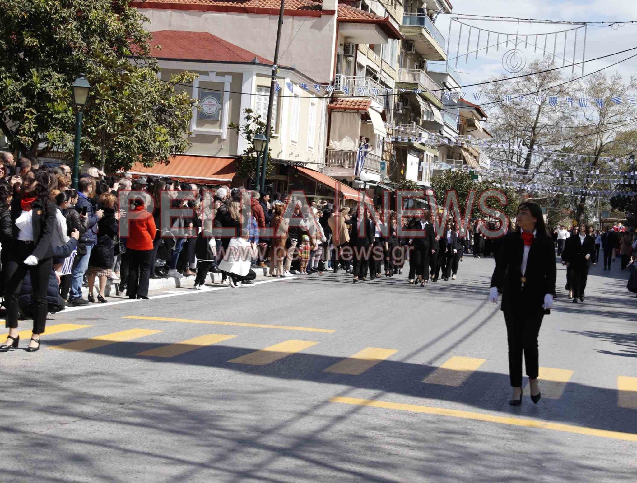 121 φωτογραφικά στιγμιότυπα για την 25η Μαρτίου στη Σκύδρα!