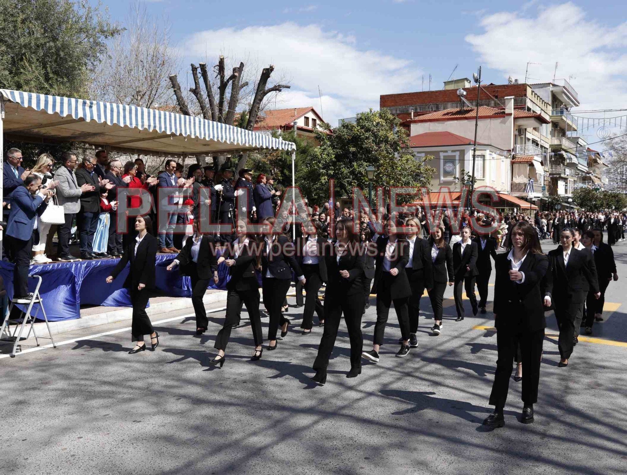 121 φωτογραφικά στιγμιότυπα για την 25η Μαρτίου στη Σκύδρα!