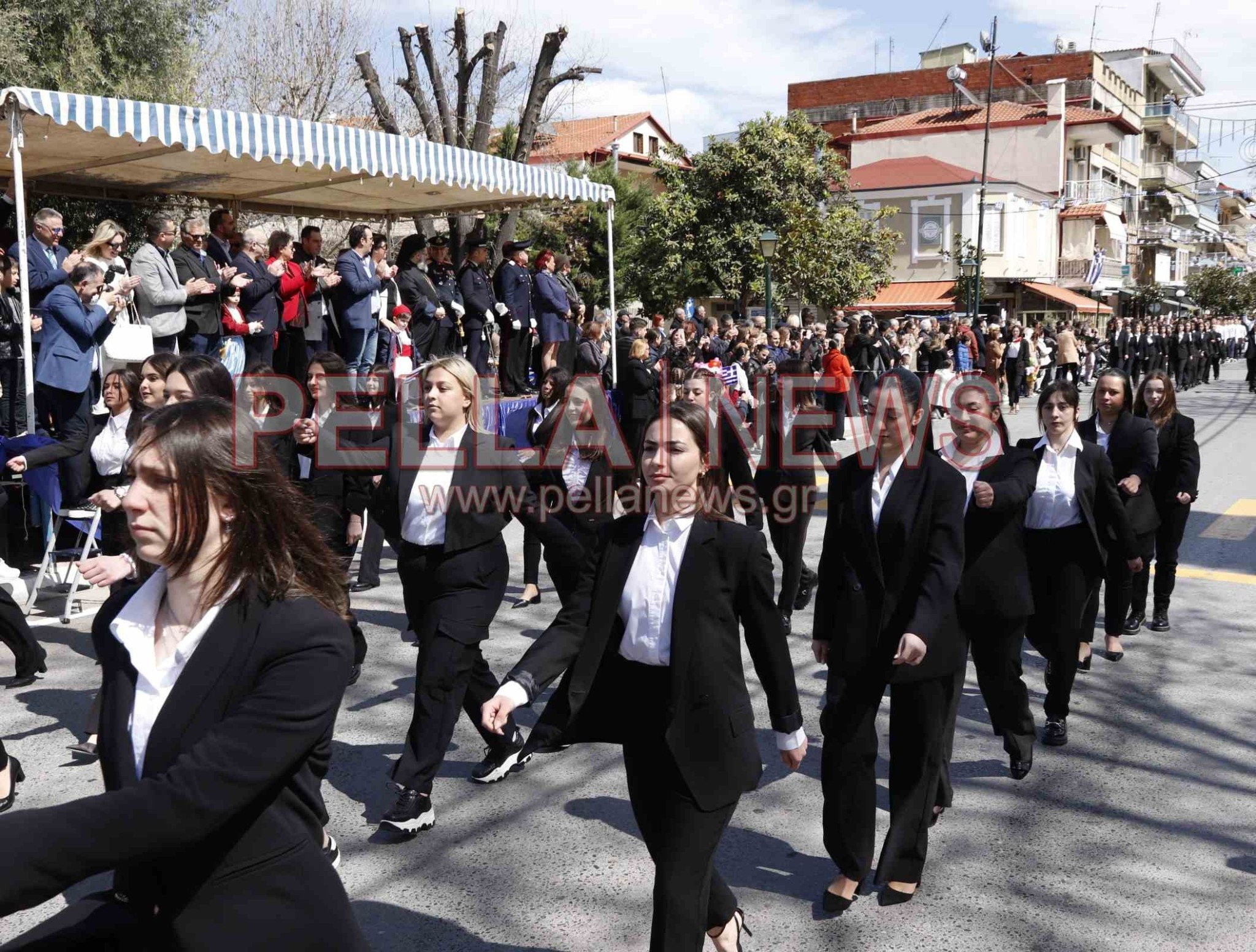 121 φωτογραφικά στιγμιότυπα για την 25η Μαρτίου στη Σκύδρα!