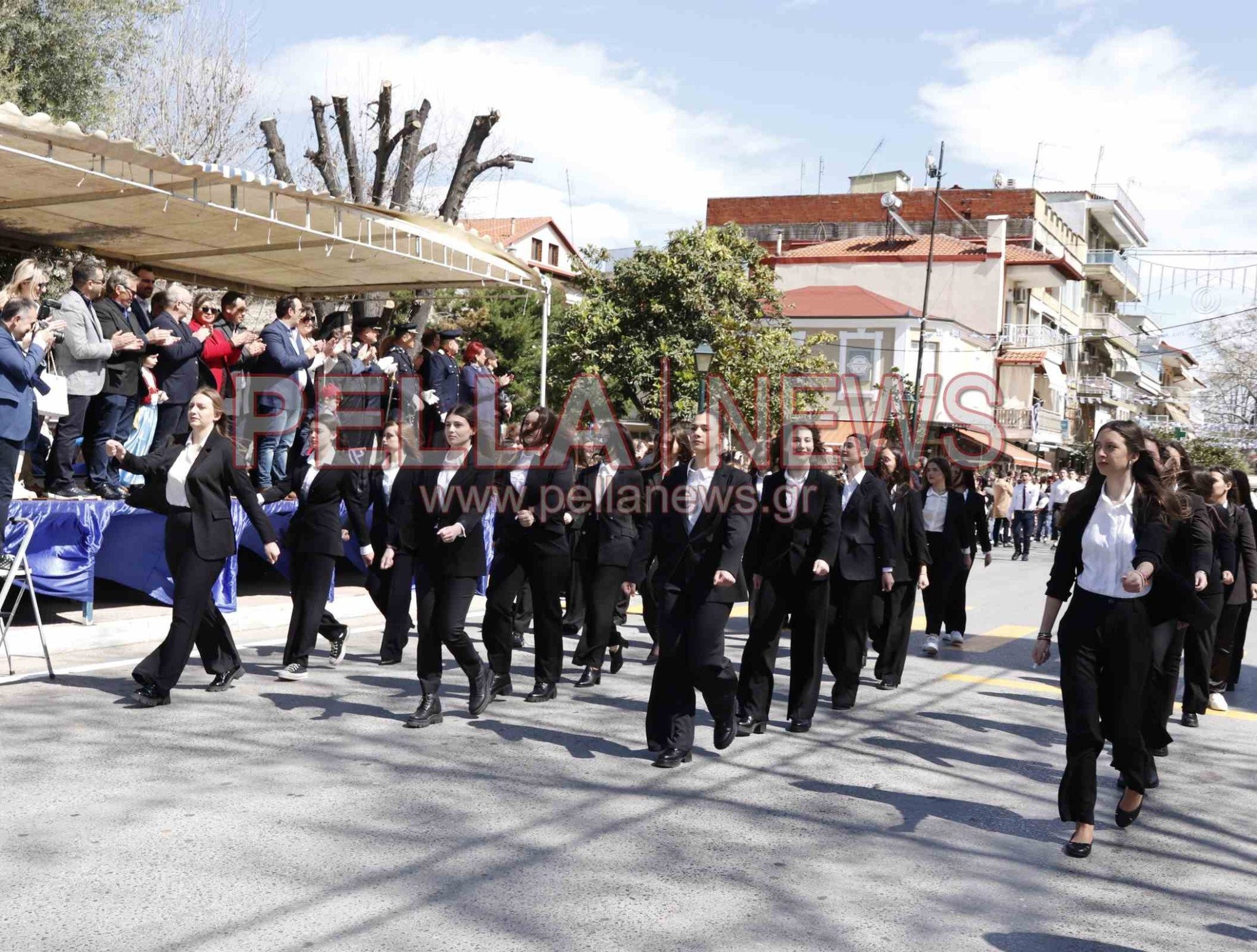 121 φωτογραφικά στιγμιότυπα για την 25η Μαρτίου στη Σκύδρα!