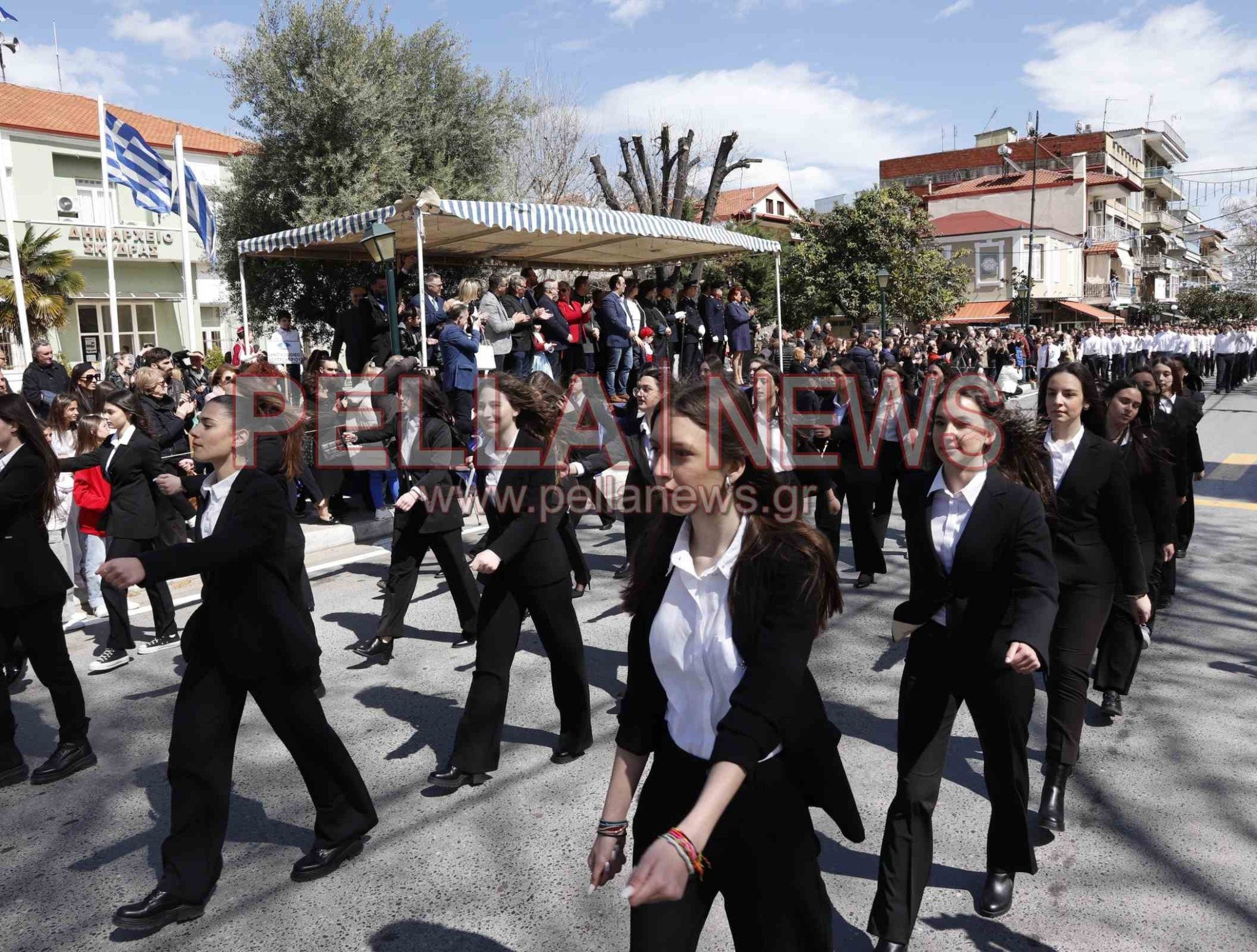 121 φωτογραφικά στιγμιότυπα για την 25η Μαρτίου στη Σκύδρα!