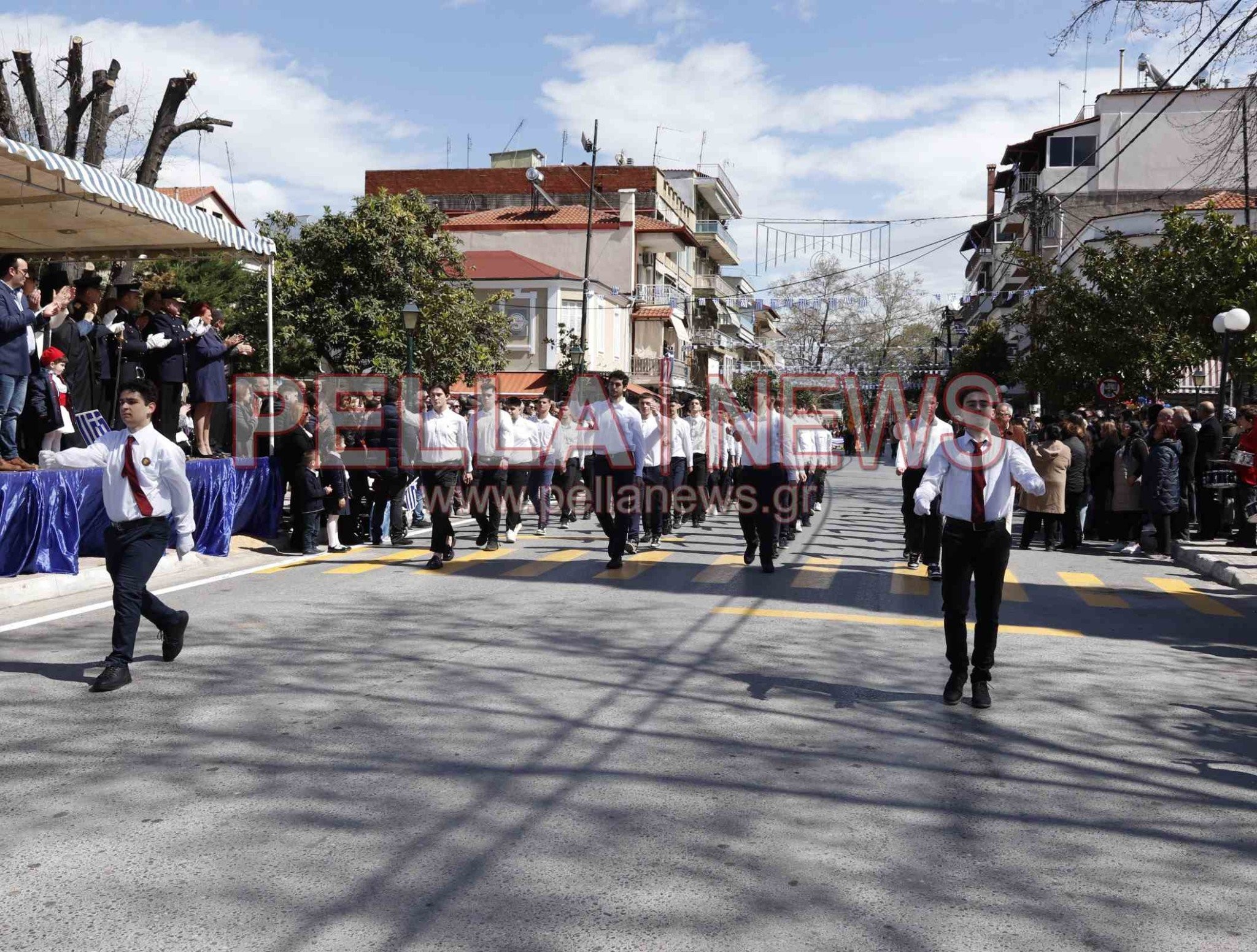 121 φωτογραφικά στιγμιότυπα για την 25η Μαρτίου στη Σκύδρα!