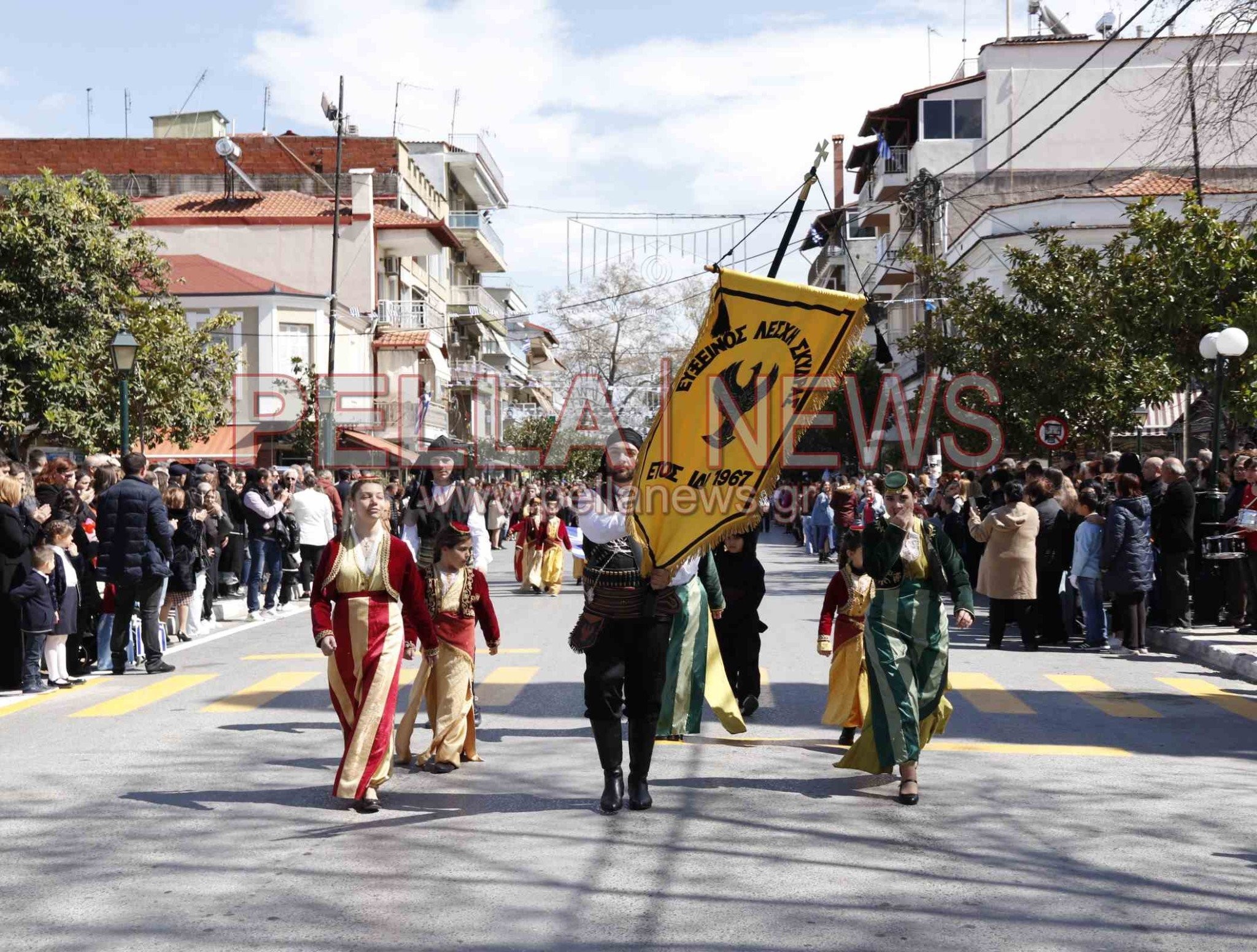 121 φωτογραφικά στιγμιότυπα για την 25η Μαρτίου στη Σκύδρα!