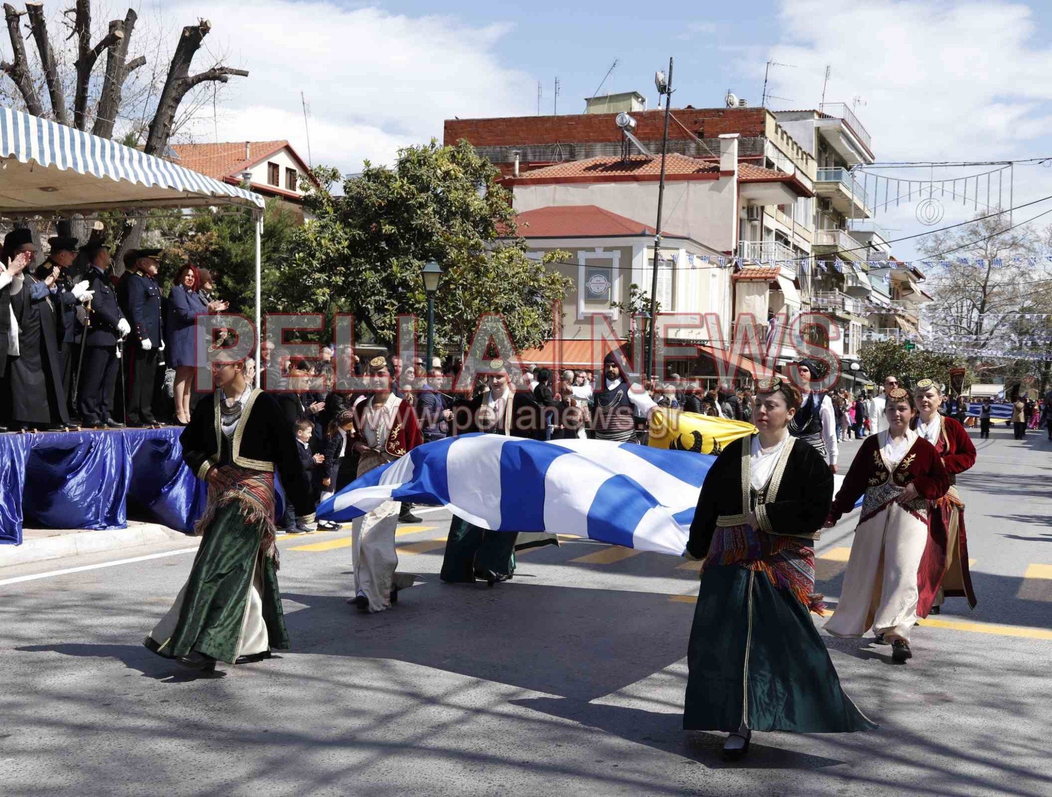 121 φωτογραφικά στιγμιότυπα για την 25η Μαρτίου στη Σκύδρα!