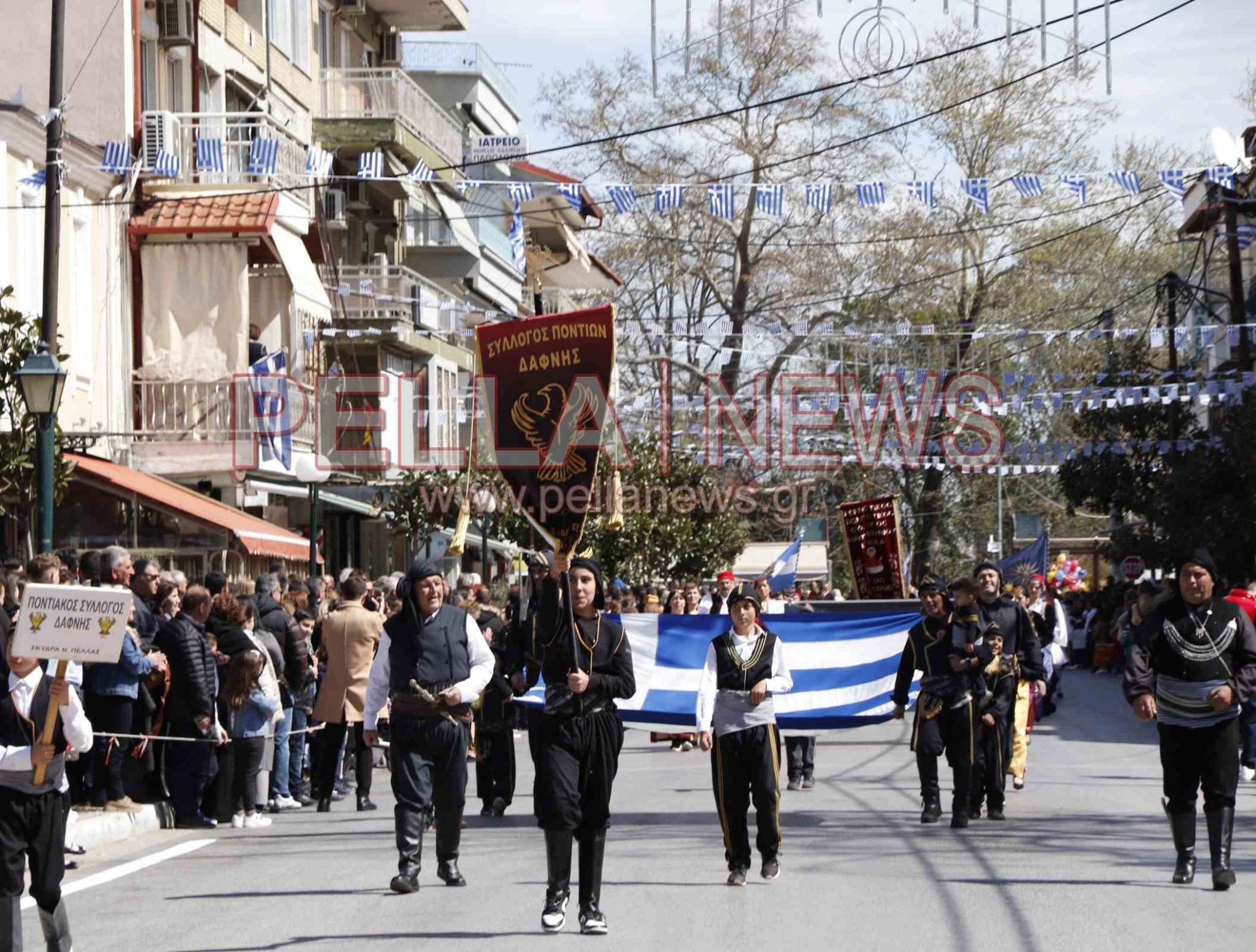 121 φωτογραφικά στιγμιότυπα για την 25η Μαρτίου στη Σκύδρα!