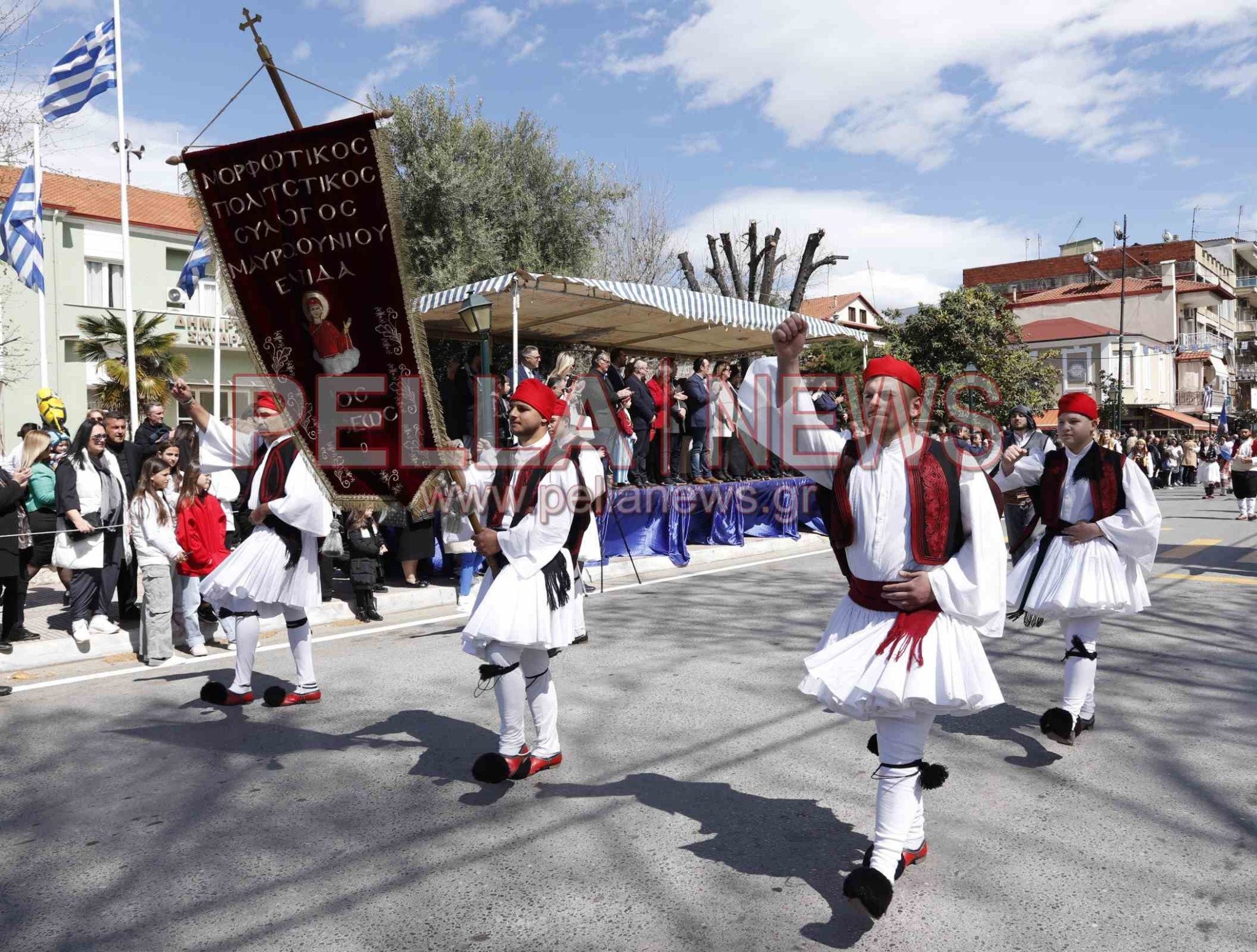 121 φωτογραφικά στιγμιότυπα για την 25η Μαρτίου στη Σκύδρα!