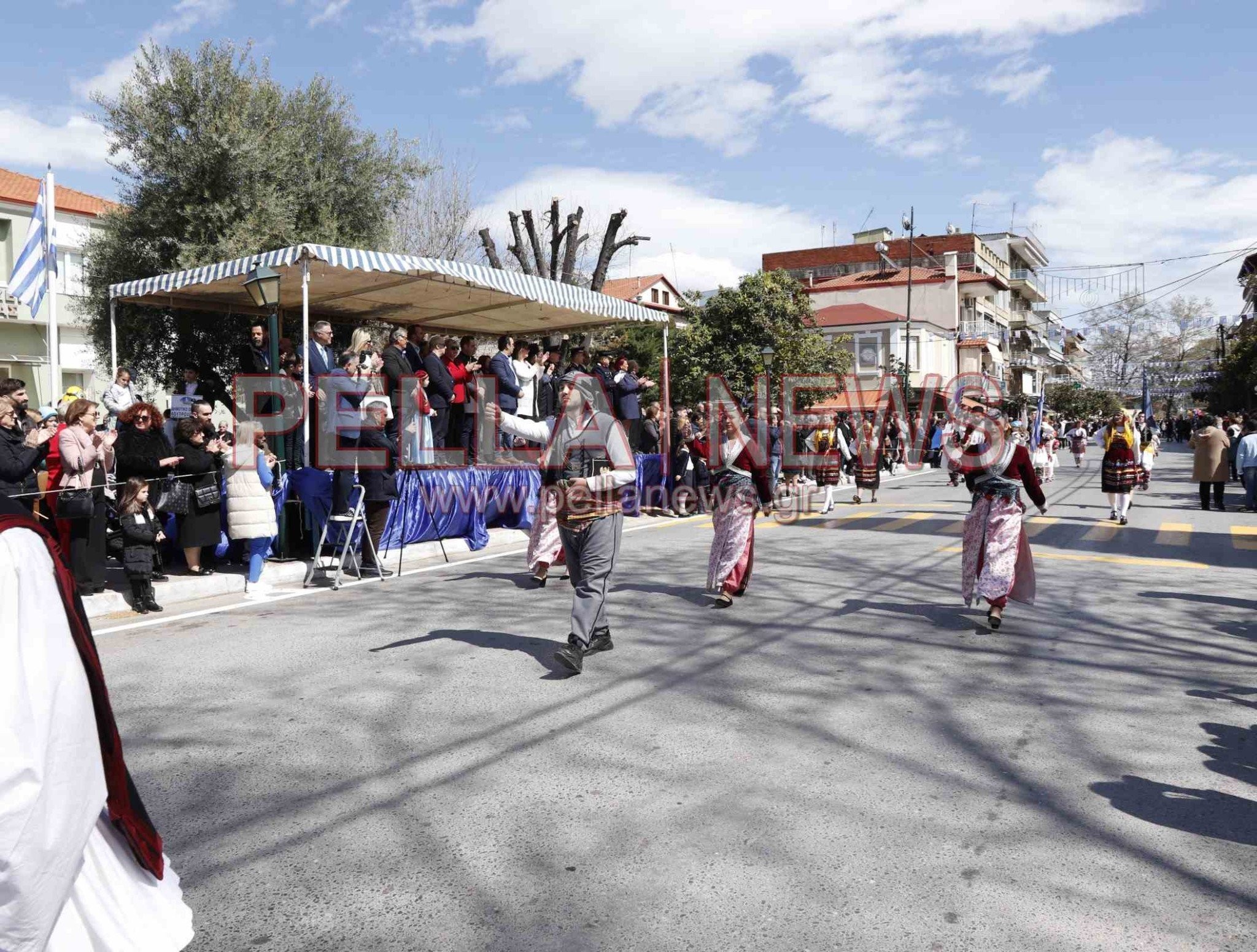 121 φωτογραφικά στιγμιότυπα για την 25η Μαρτίου στη Σκύδρα!