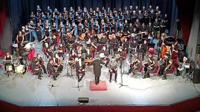 Η Χορωδία του Αλεξάνδρειου Δημοτικού Ωδείου Γιαννιτσών  ερμήνευσαν το εμβληματικό "Άξιον εστί" για τα 50 χρόνια από την Αποκατάσταση της Δημοκρατίας
