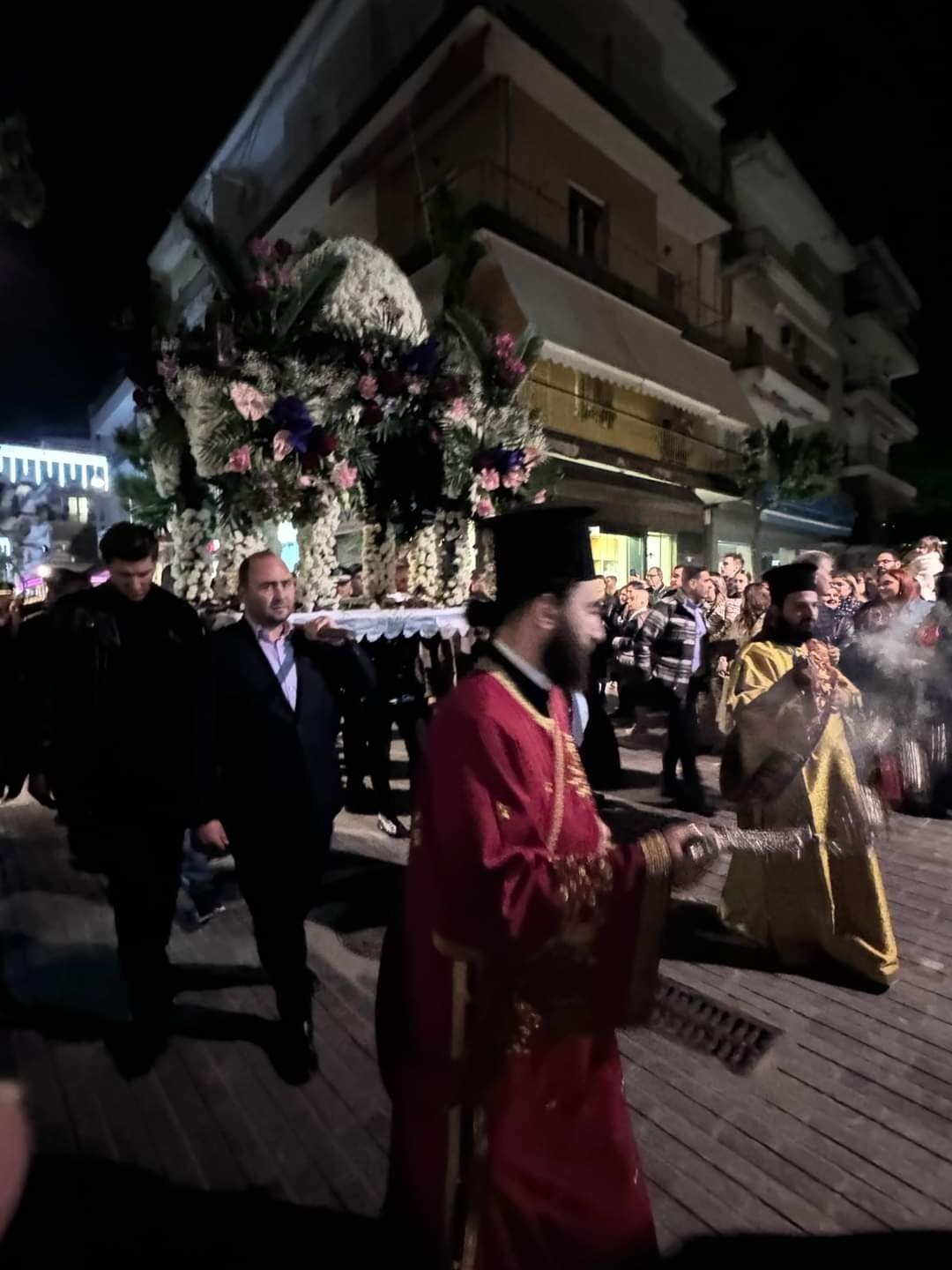 Έδεσσα: Κοσμοσυρροή στον Επιτάφιο