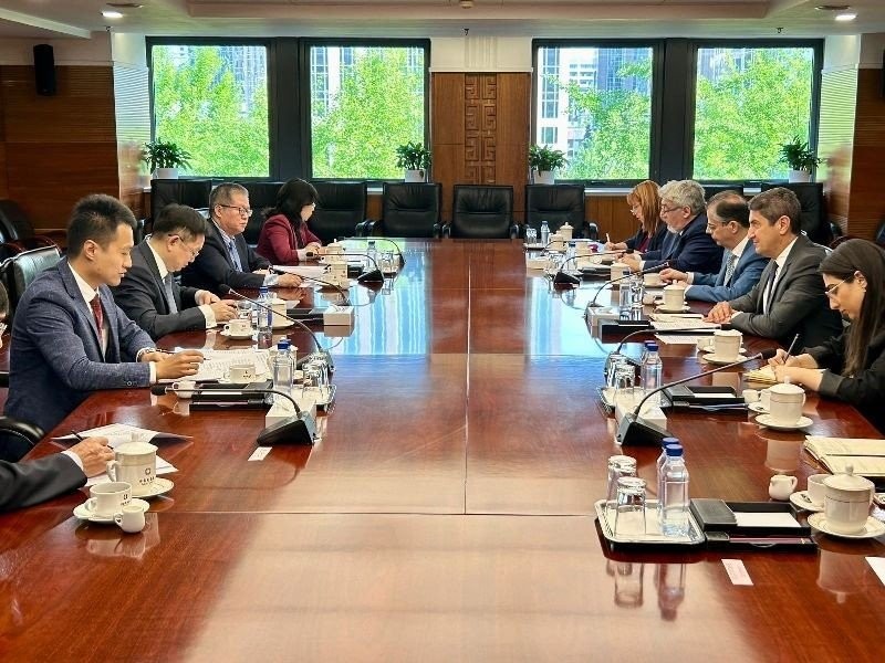 Συνάντηση ΥπΑΑΤ, Λευτέρη Αυγενάκη με τον αρμόδιο Κινέζο υφυπουργό Εμπορίου, Ling Ji