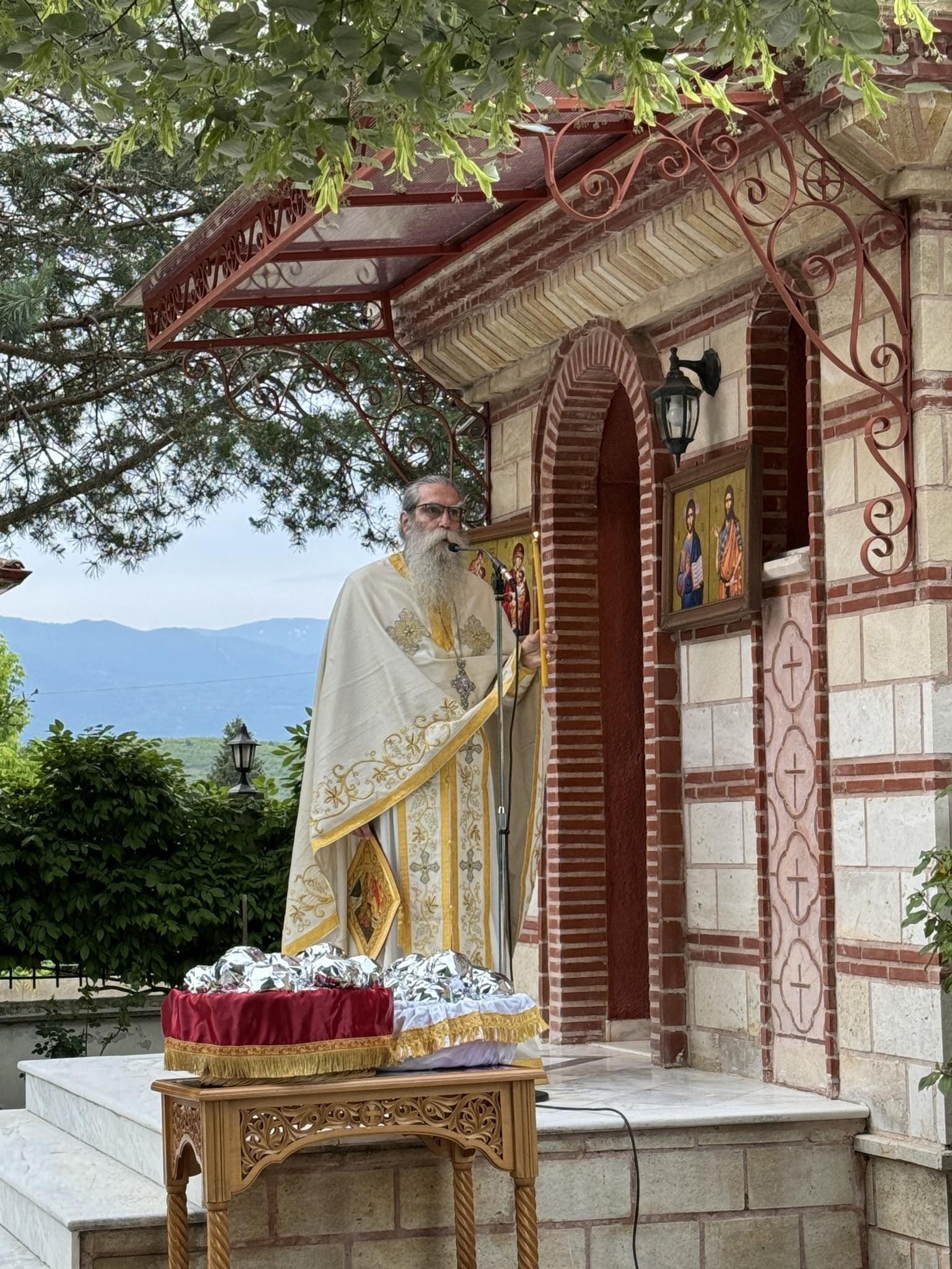 Πανηγυρίζει ο Άγιος Χριστόφορος στο Άλωρο