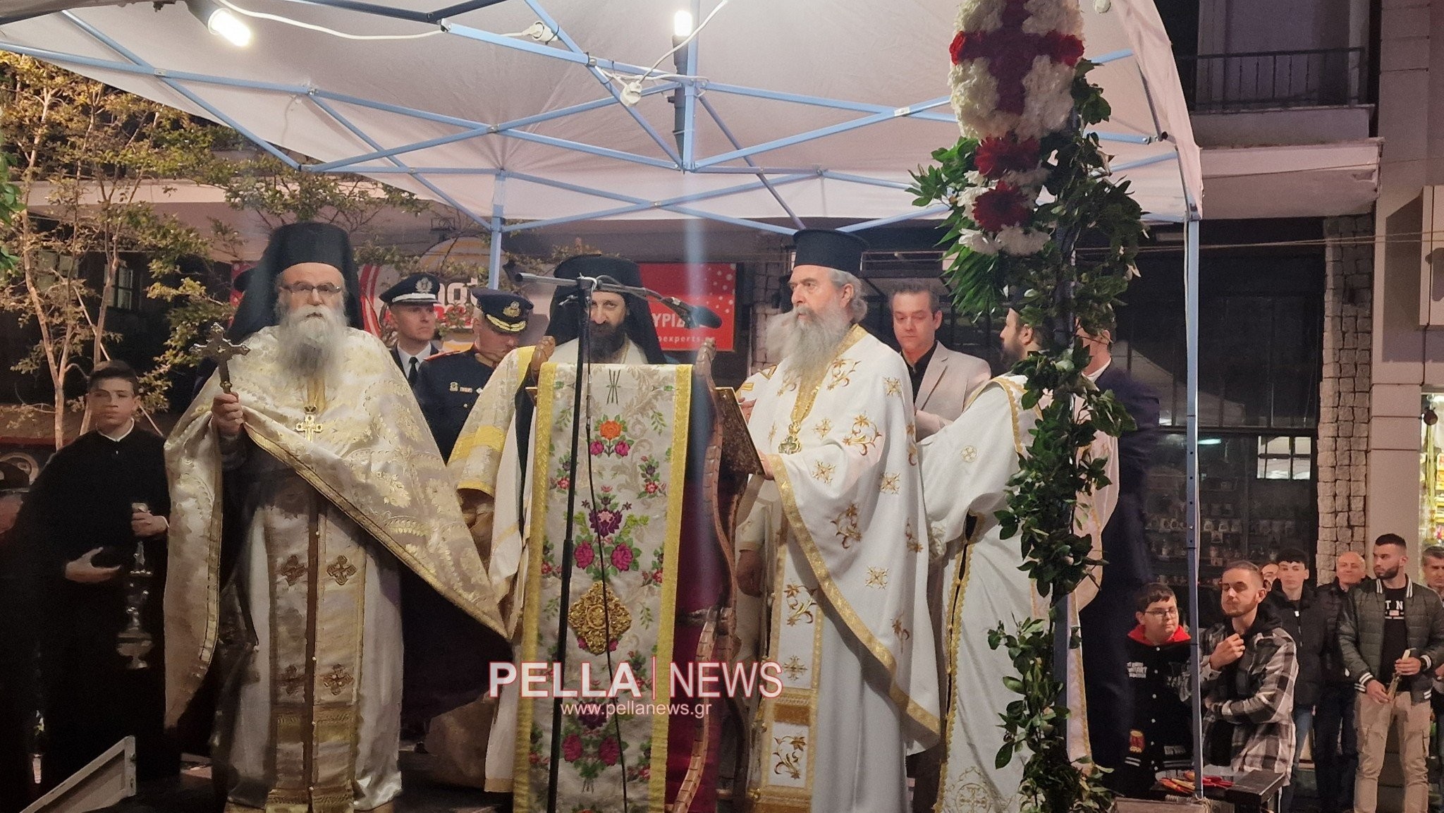 Κατάνυξη και λαμπρότητα στην Ανάσταση στην Έδεσσα