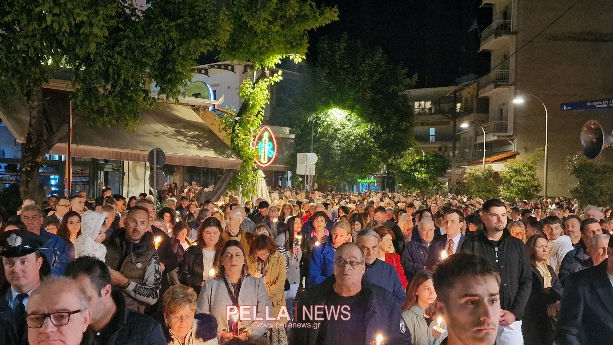 Κατάνυξη και λαμπρότητα στην Ανάσταση στην Έδεσσα