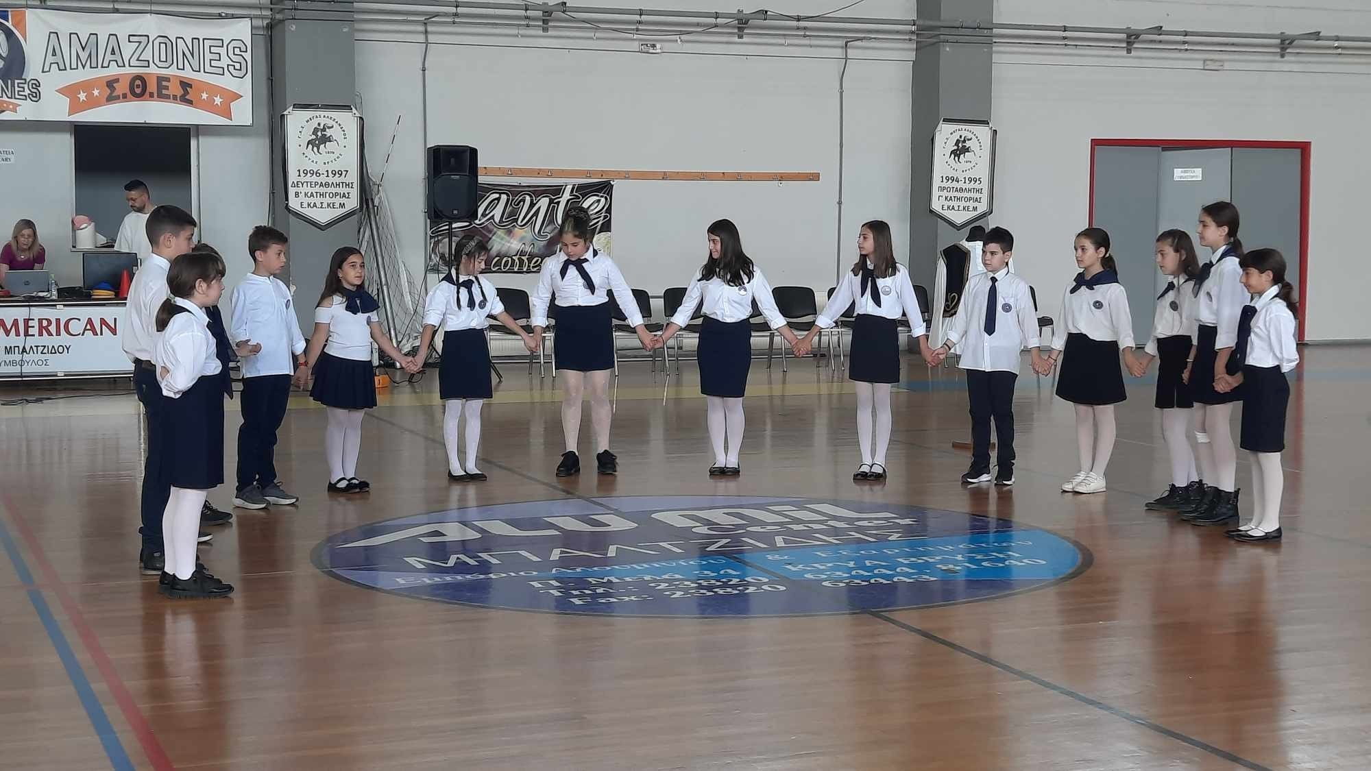Με επιτυχία το 2ο Φεστιβάλ Παραδοσιακών Χορών των Δημοτικών Σχολείων Κρ. Βρύσης