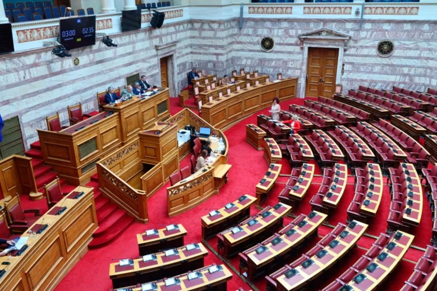 Ξεκινά η «μάχη» στη Βουλή για τα Τέμπη - Τρεις προτάσεις, 14 κάλπες, συμμαχίες-έκπληξη και μυστική ψηφοφορία