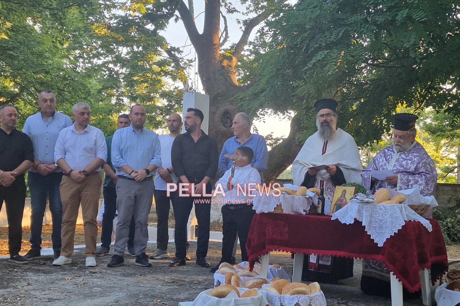 Πανηγυρίζει η Αγία Κυριακή στη Μηλιά Αλμωπίας — Με λαμπρότητα ο Εσπερινός στο εξωκλήσι του χωριού