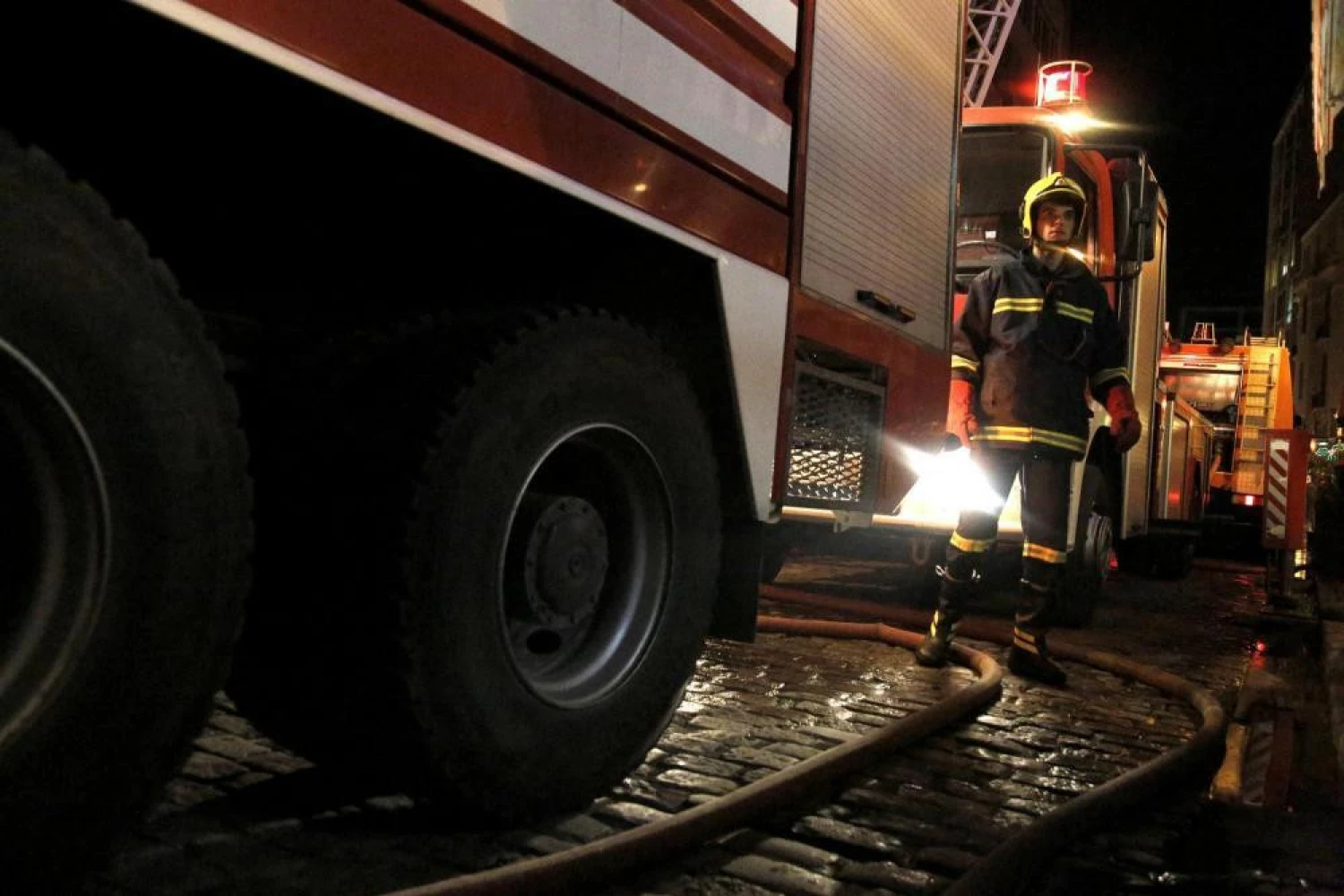 Σε ύφεση η πυρκαγιά στη Βουρβουρού Χαλκιδικής – Παραμένουν ισχυρές πυροσβεστικές δυνάμεις