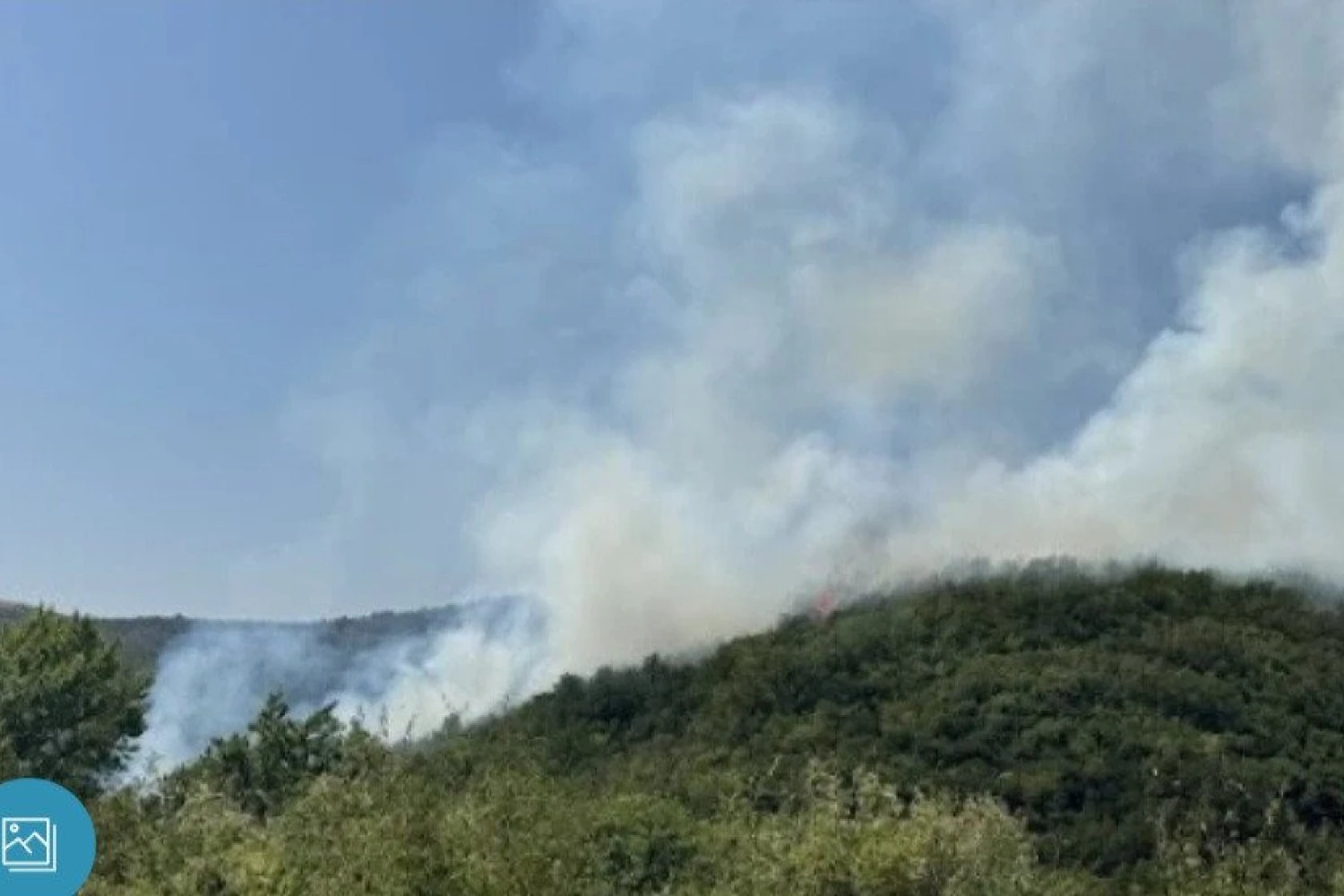 Φωτιά ξέσπασε σε χορτολιβαδική έκταση στο Μαυροβούνι της Σκύδρας