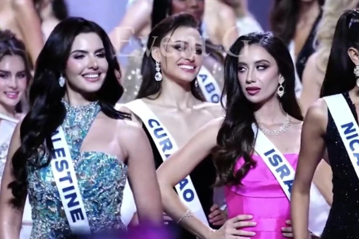 Η Μις Ισραήλ δέχεται απειλές θανάτου για το βλέμμα της προς τη Μις Παλαιστίνη - «Το βίντεο είναι παραποιημένο», λέει η Σιράζ