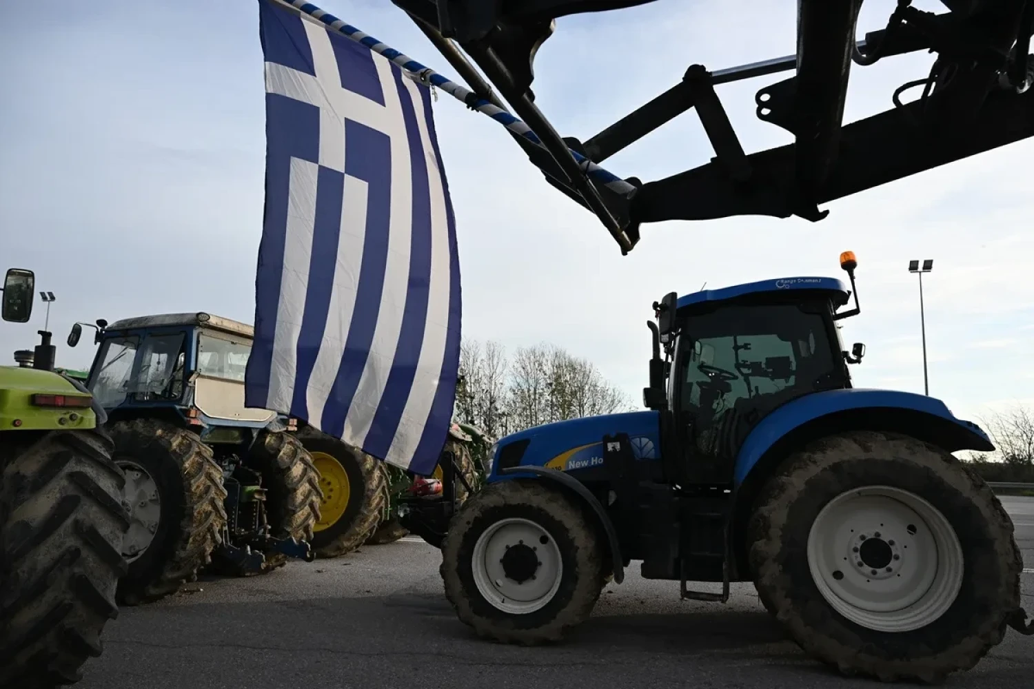Συνεχίζονται οι πολύωροι αποκλεισμοί στα τελωνεία Προμαχώνα, Εξοχής, Ευζώνων και Νίκης – Σήμερα αποφασίζεται η πορεία των κινητοποιήσεων